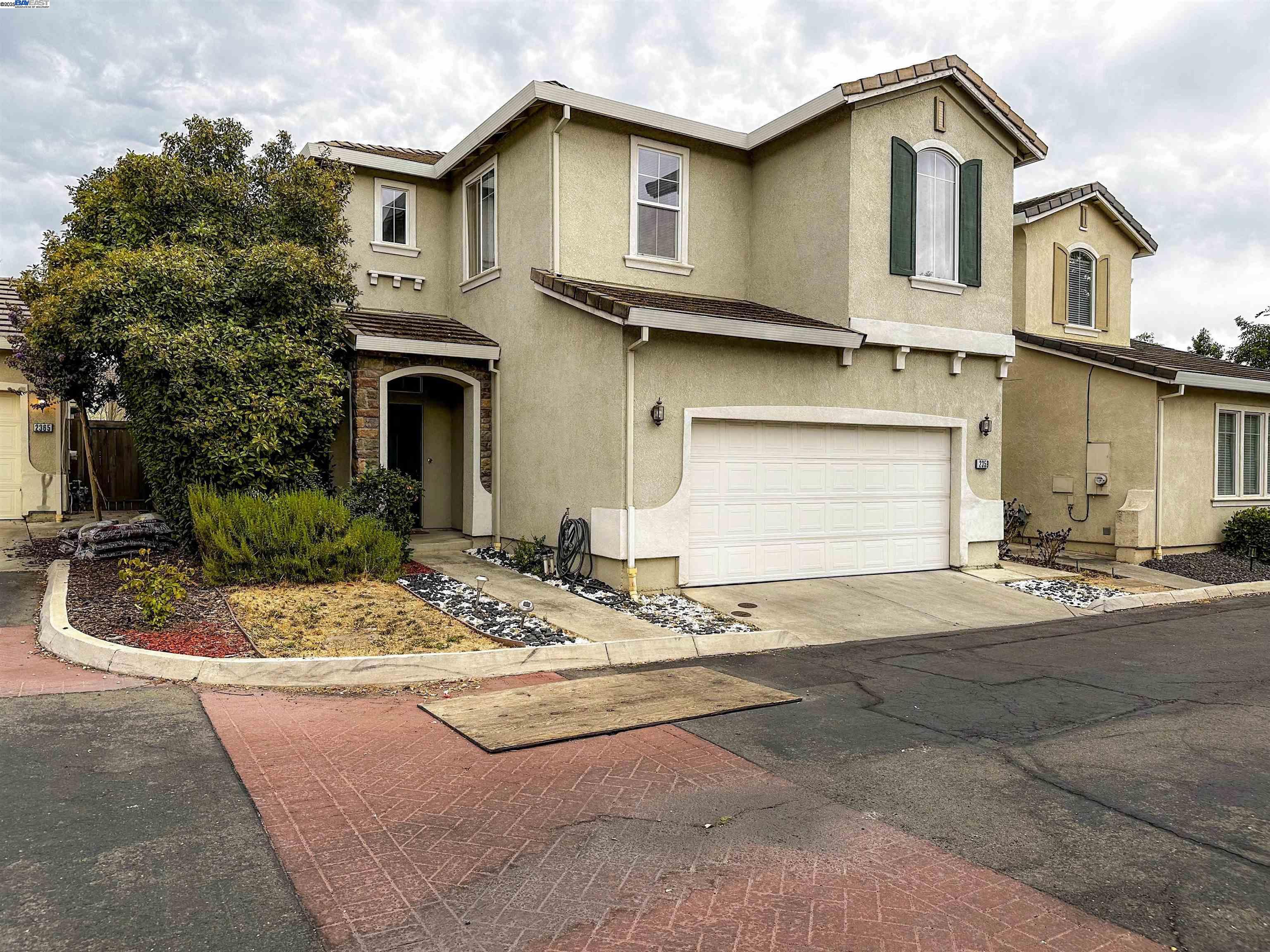 Detail Gallery Image 1 of 19 For 2359 Bayless Way, Sacramento,  CA 95835 - 3 Beds | 2/1 Baths