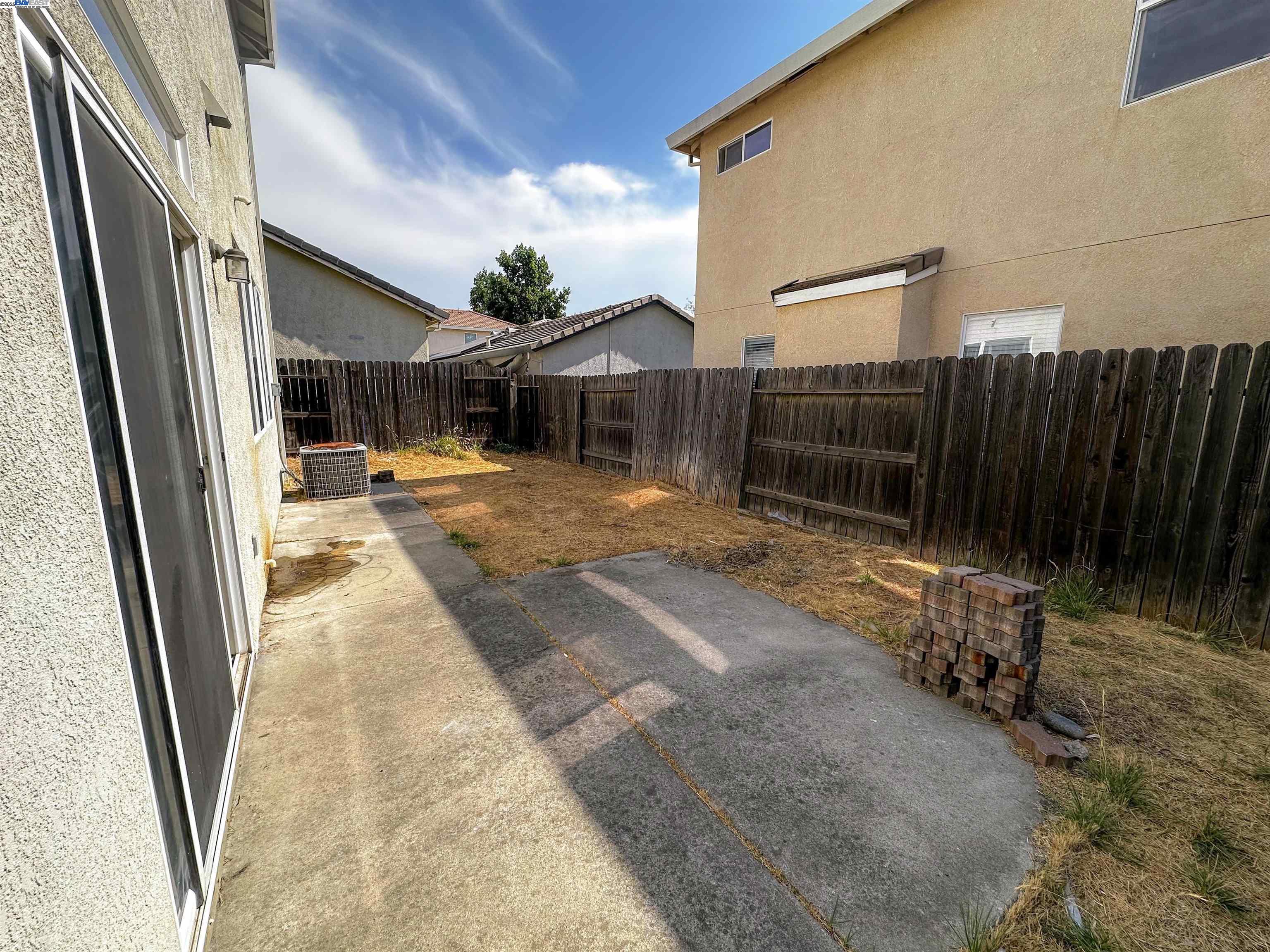 Detail Gallery Image 16 of 19 For 2359 Bayless Way, Sacramento,  CA 95835 - 3 Beds | 2/1 Baths