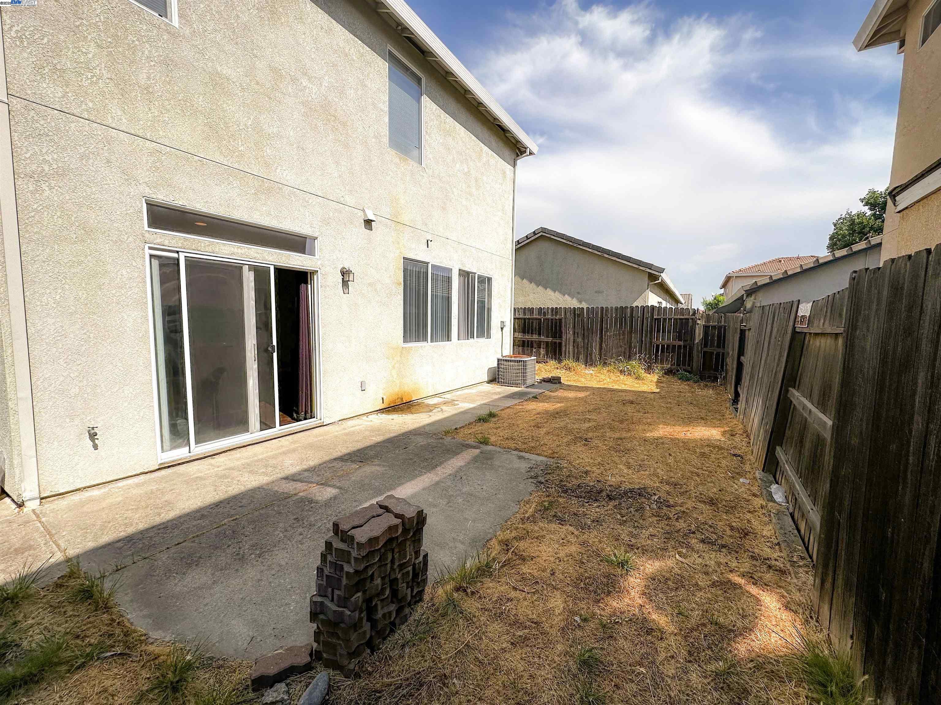 Detail Gallery Image 10 of 19 For 2359 Bayless Way, Sacramento,  CA 95835 - 3 Beds | 2/1 Baths
