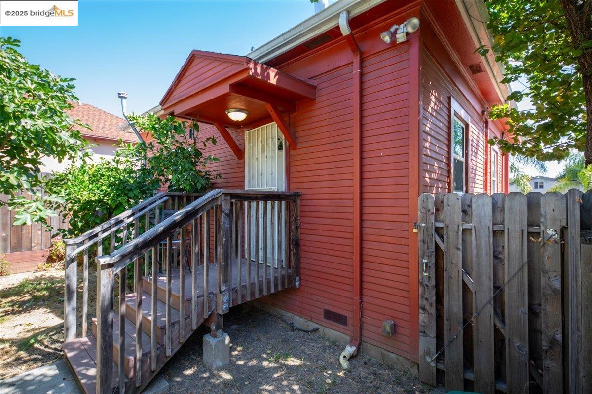 Detail Gallery Image 13 of 13 For 2615 34th Ave, Oakland,  CA 94601 - 2 Beds | 1 Baths