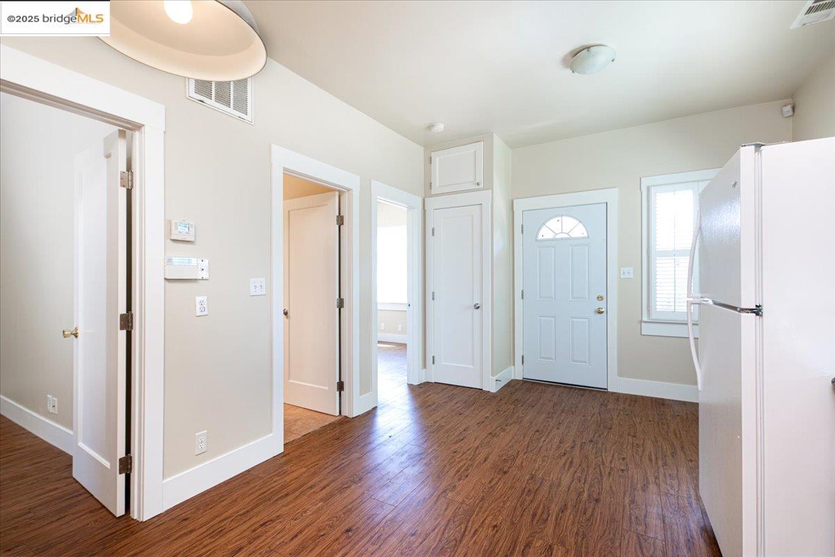 Detail Gallery Image 7 of 13 For 2615 34th Ave, Oakland,  CA 94601 - 2 Beds | 1 Baths