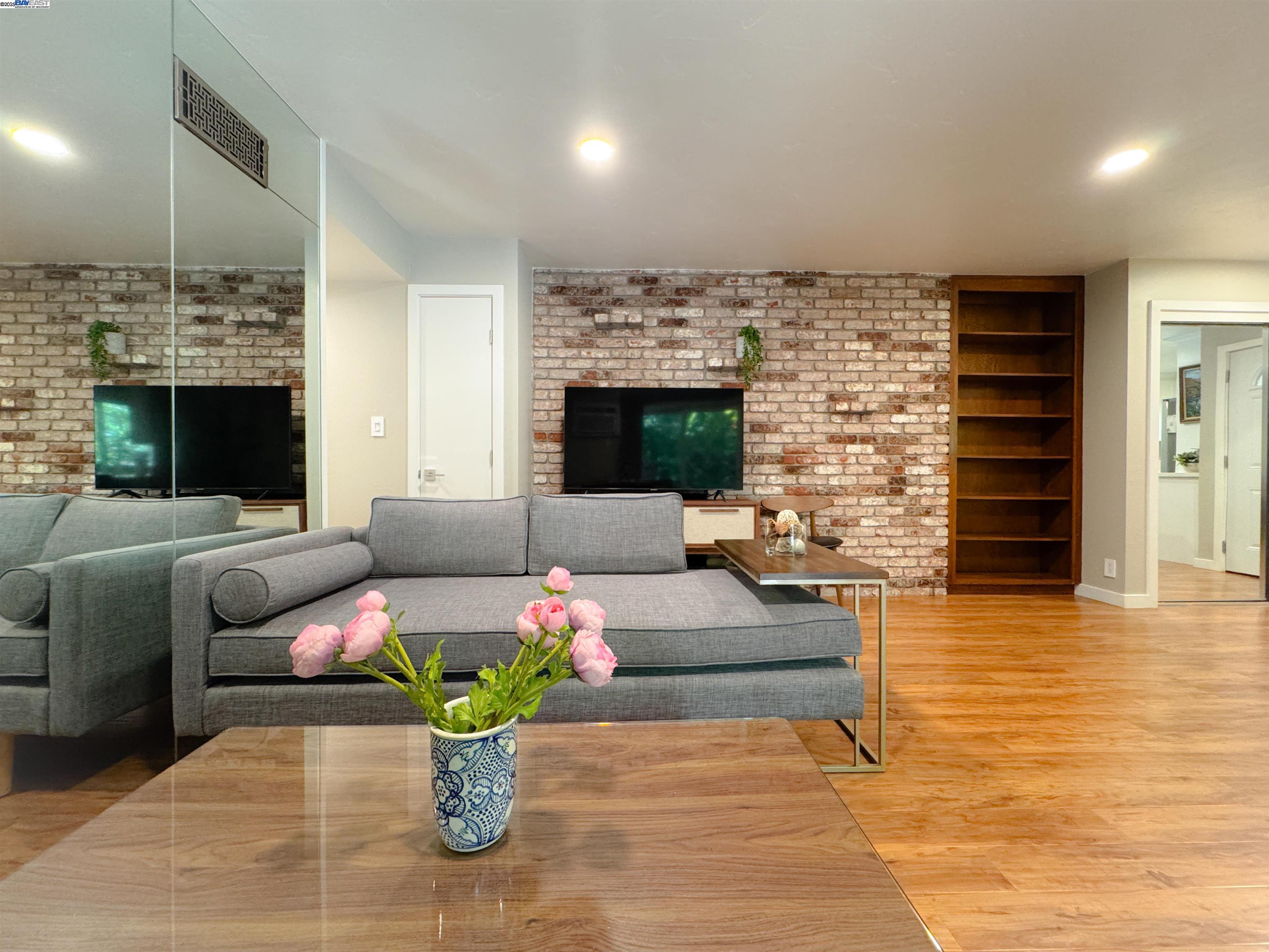 Detail Gallery Image 13 of 30 For 148 Ascot Ct, Moraga,  CA 94556 - 2 Beds | 2 Baths