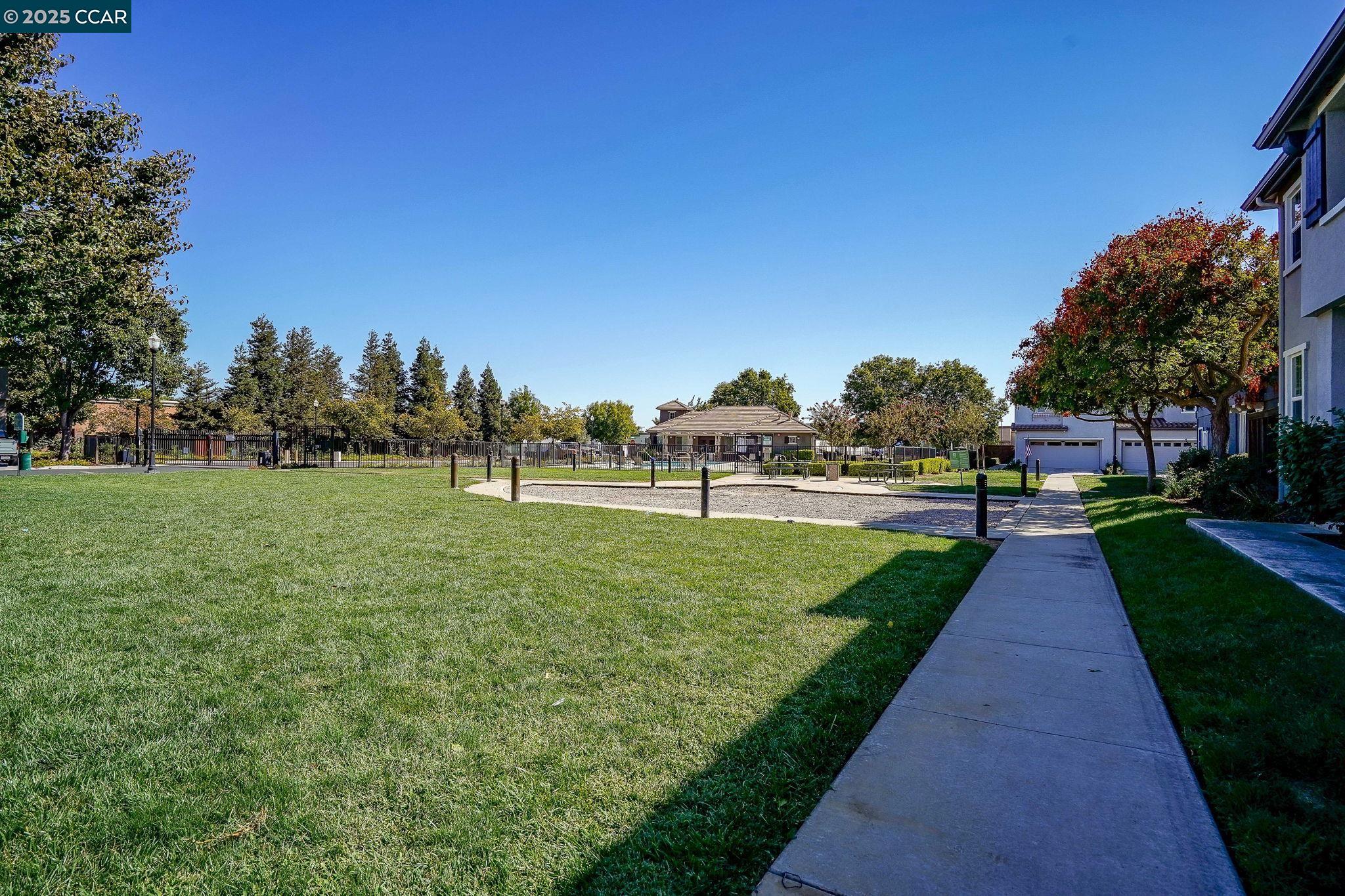 Detail Gallery Image 27 of 30 For 1347 Eisenhower Way, Brentwood,  CA 94513 - 3 Beds | 2/1 Baths