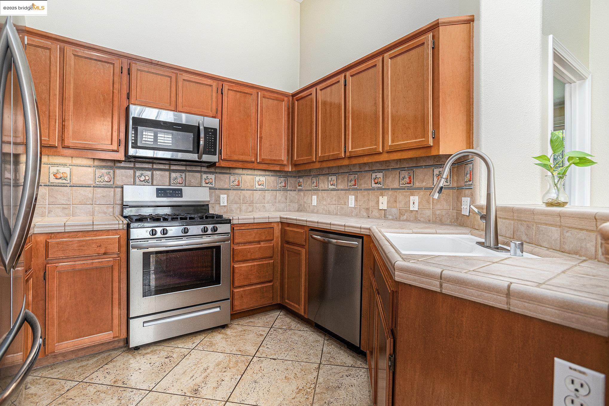 Detail Gallery Image 6 of 16 For 2006 Trailside Dr, Brentwood,  CA 94513 - 3 Beds | 2 Baths