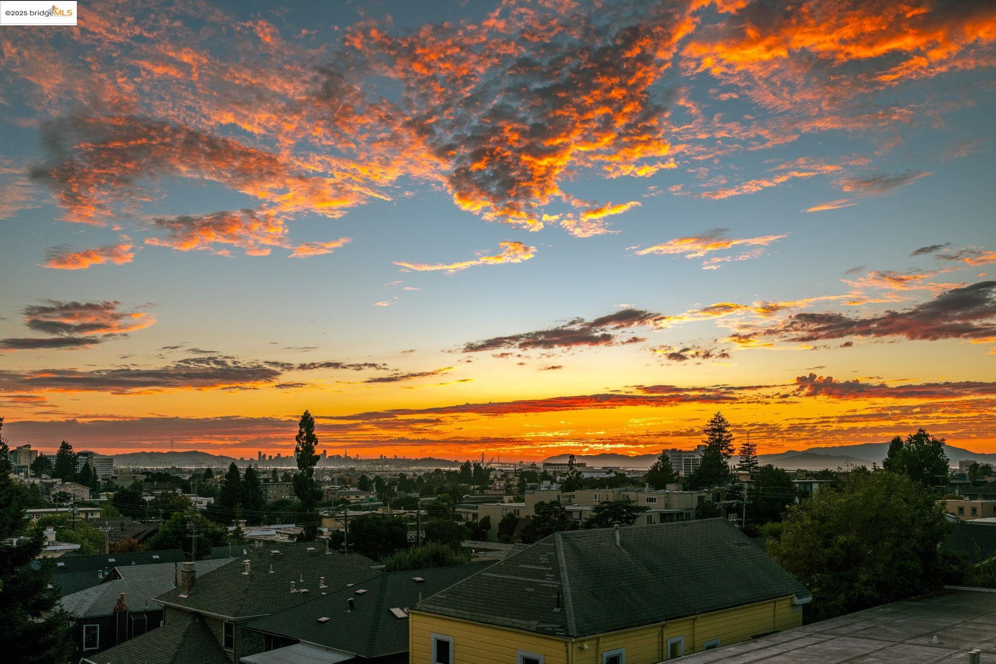 Detail Gallery Image 22 of 28 For 655 Chetwood St #402,  Oakland,  CA 94610 - 1 Beds | 1 Baths