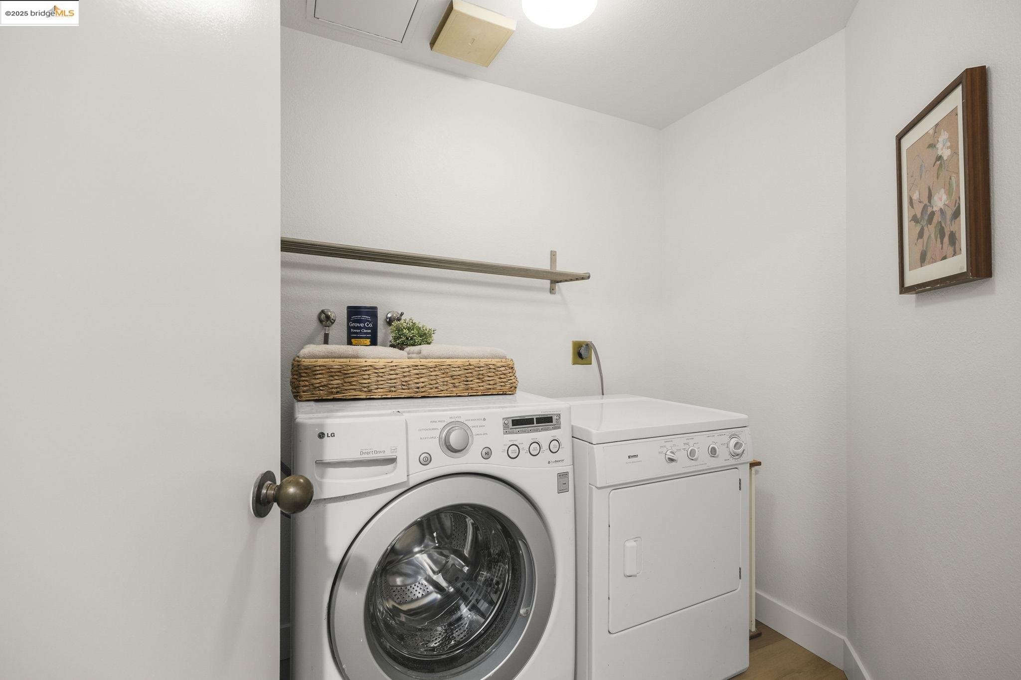 Detail Gallery Image 24 of 28 For 655 Chetwood St #402,  Oakland,  CA 94610 - 1 Beds | 1 Baths