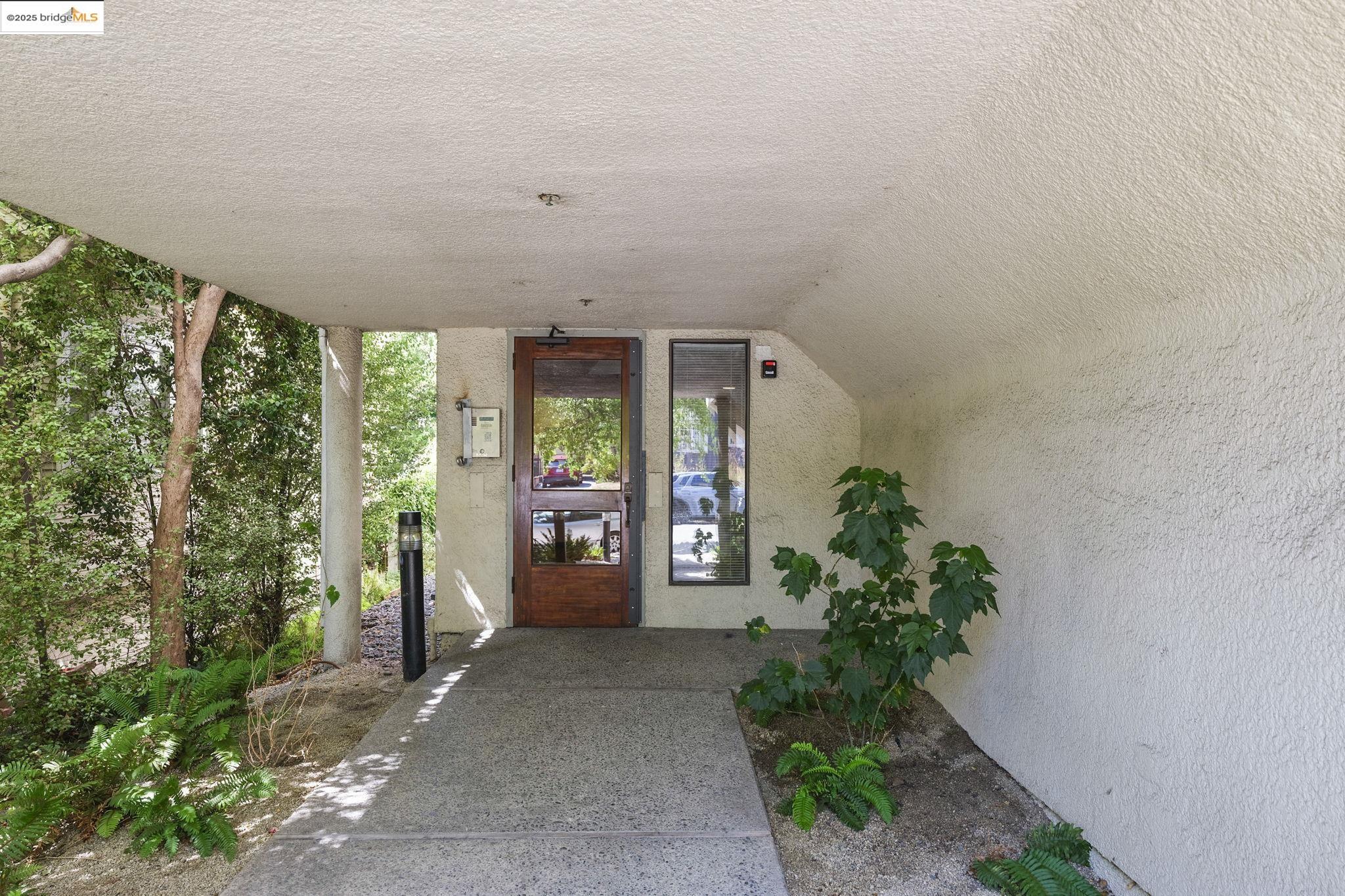 Photo #6: 41112007 Listing 