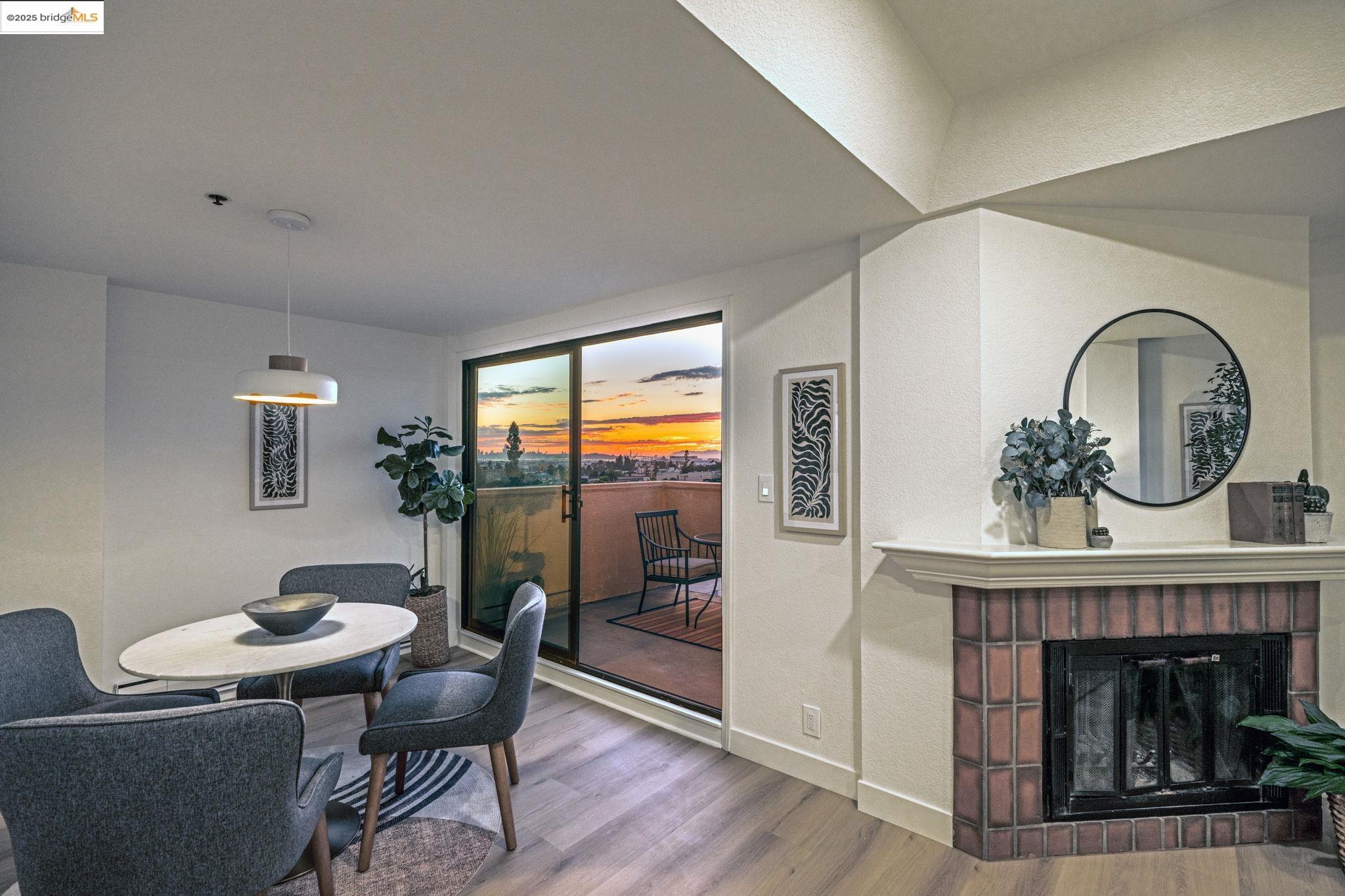 Detail Gallery Image 10 of 28 For 655 Chetwood St #402,  Oakland,  CA 94610 - 1 Beds | 1 Baths
