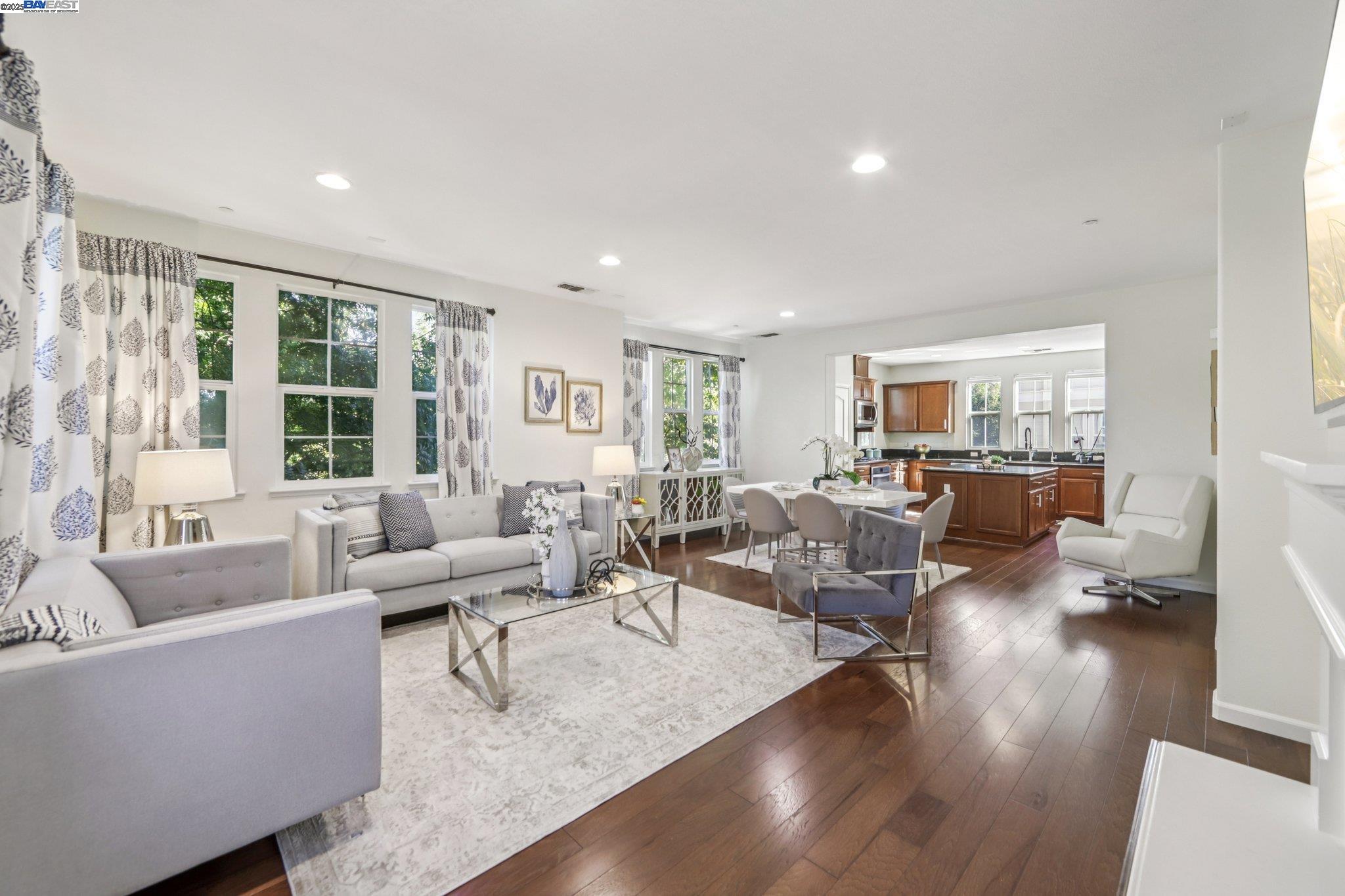 Photo #4: 41112008 Listing 