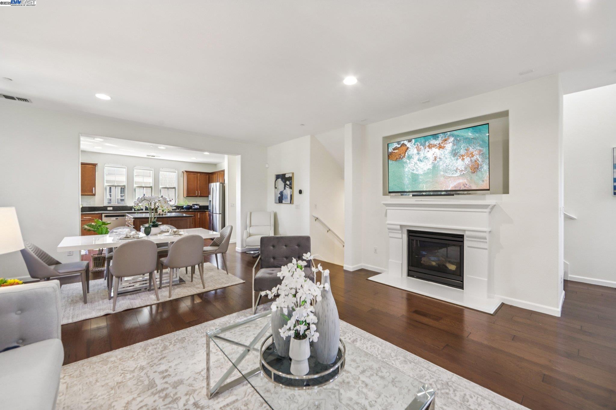 Photo #6: 41112008 Listing 