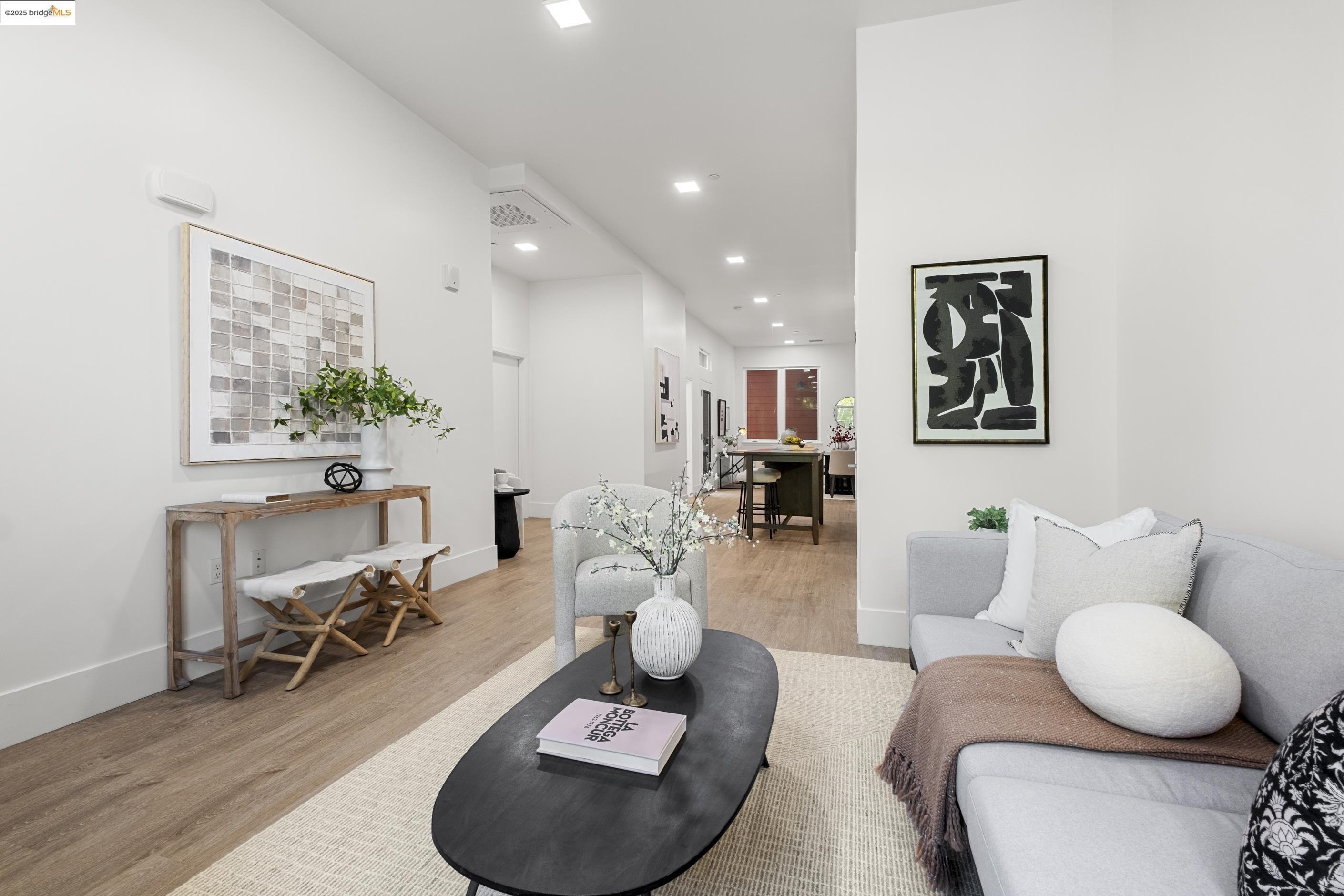 Detail Gallery Image 13 of 25 For 1545 32nd Street #104,  Oakland,  CA 94608 - 2 Beds | 2 Baths