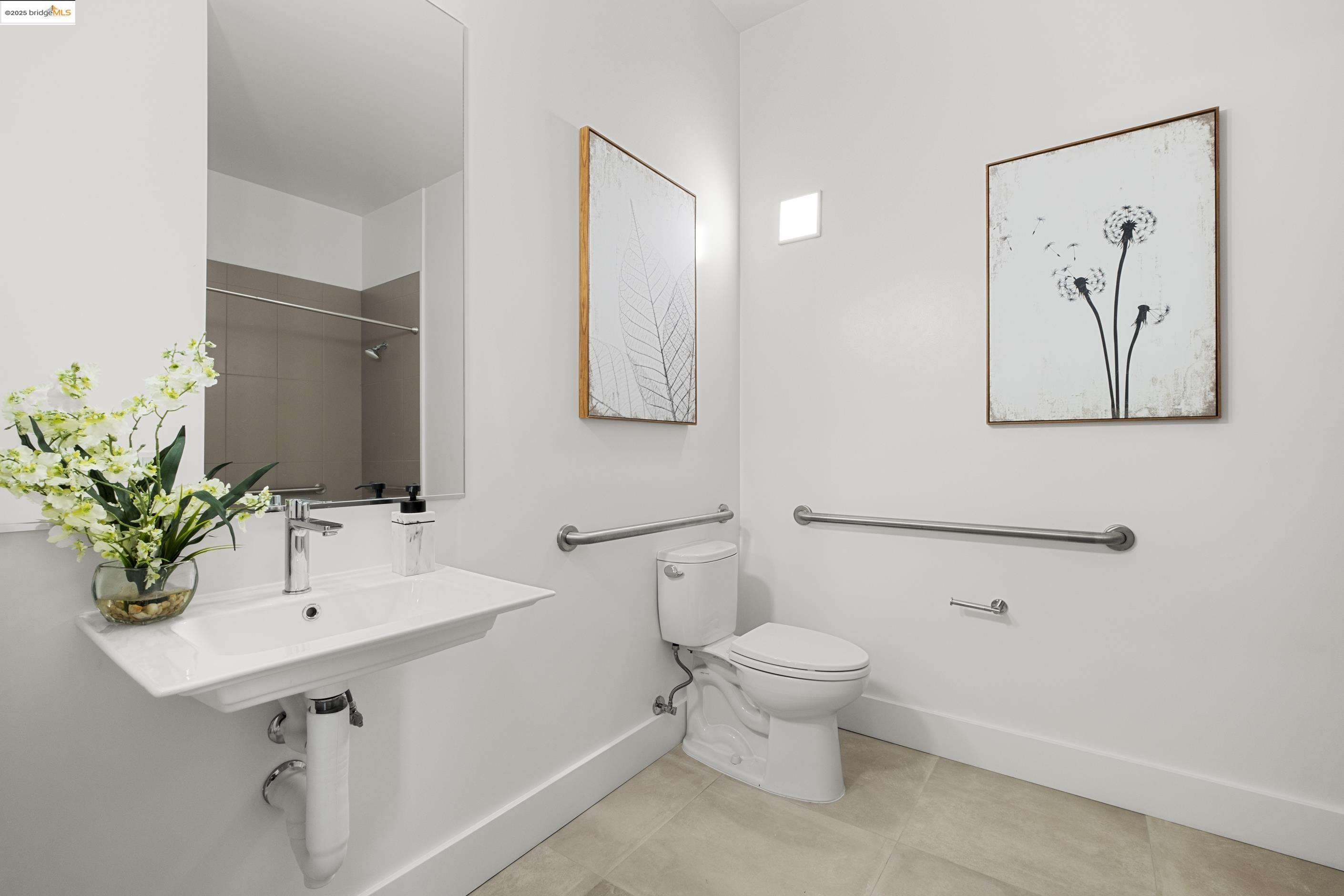 Detail Gallery Image 22 of 25 For 1545 32nd Street #104,  Oakland,  CA 94608 - 2 Beds | 2 Baths