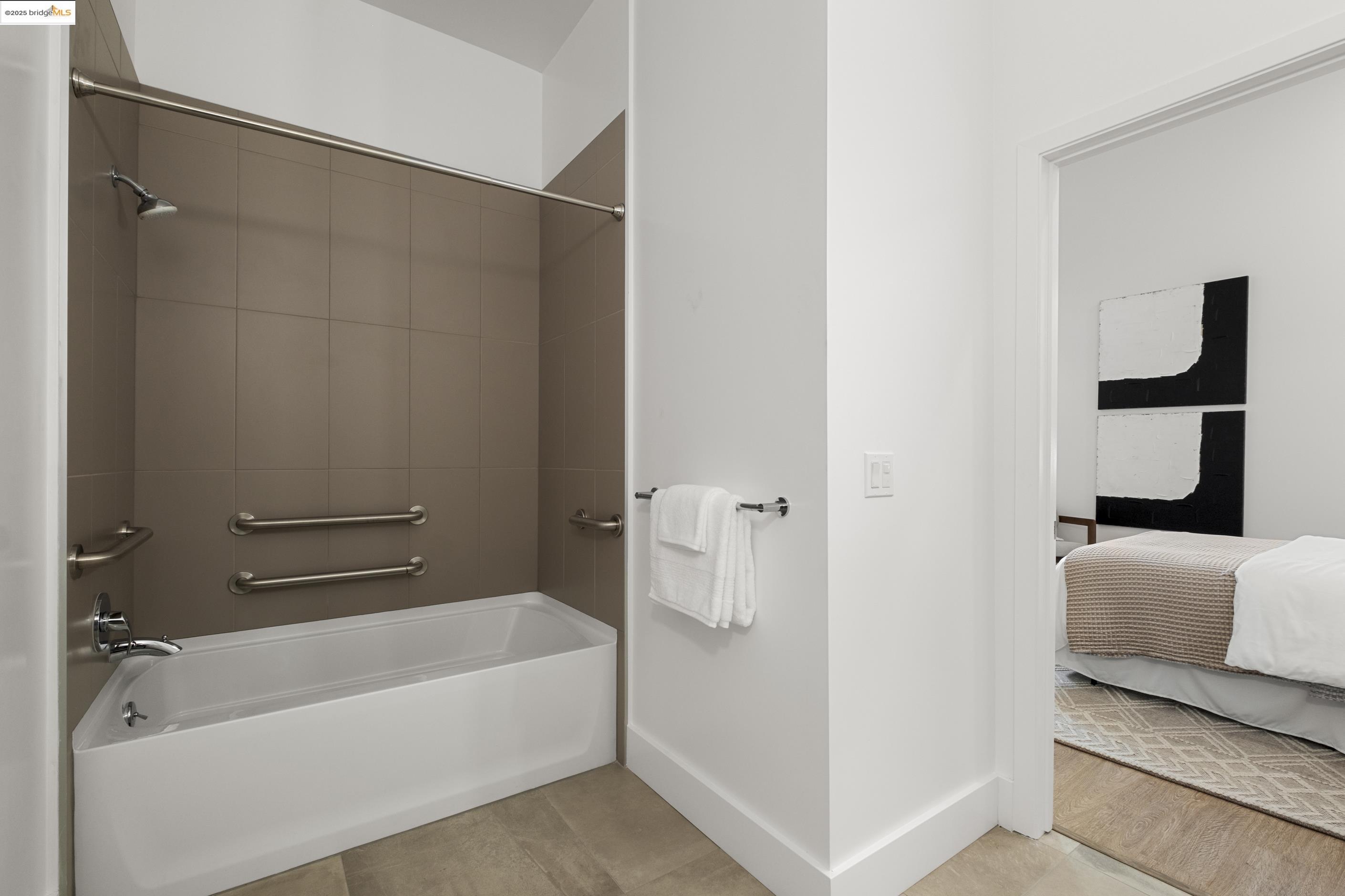 Detail Gallery Image 23 of 25 For 1545 32nd Street #104,  Oakland,  CA 94608 - 2 Beds | 2 Baths