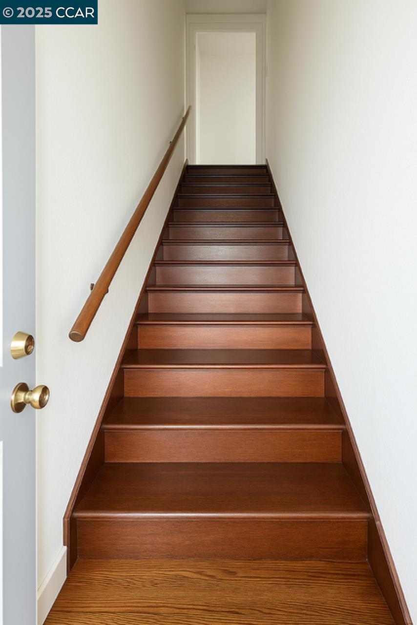 Detail Gallery Image 2 of 12 For 211 2nd Street #TOP FLOOR,  Rodeo,  CA 94572 - 2 Beds | 1 Baths