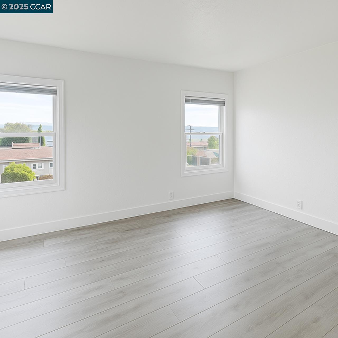 Detail Gallery Image 10 of 12 For 211 2nd Street #TOP FLOOR,  Rodeo,  CA 94572 - 2 Beds | 1 Baths