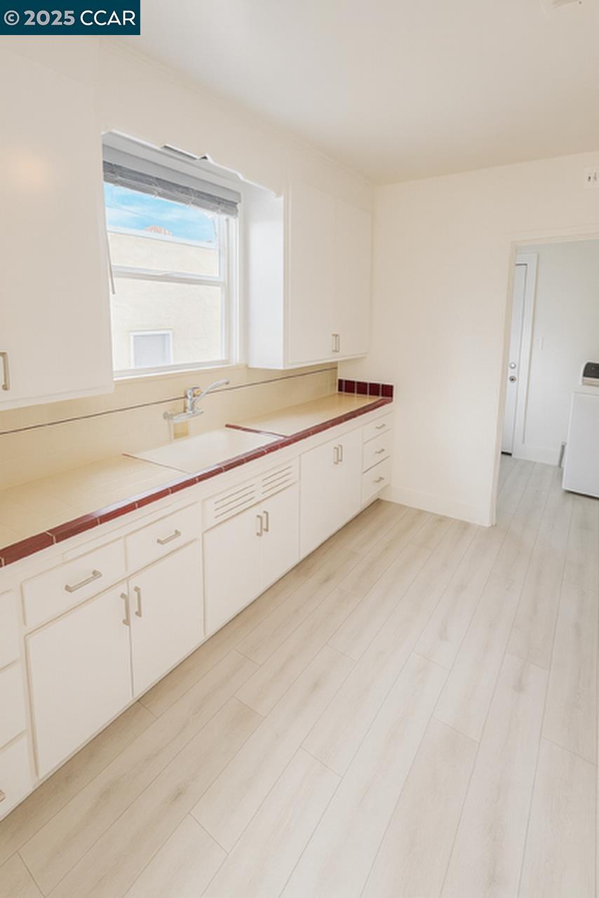 Detail Gallery Image 5 of 12 For 211 2nd Street #TOP FLOOR,  Rodeo,  CA 94572 - 2 Beds | 1 Baths