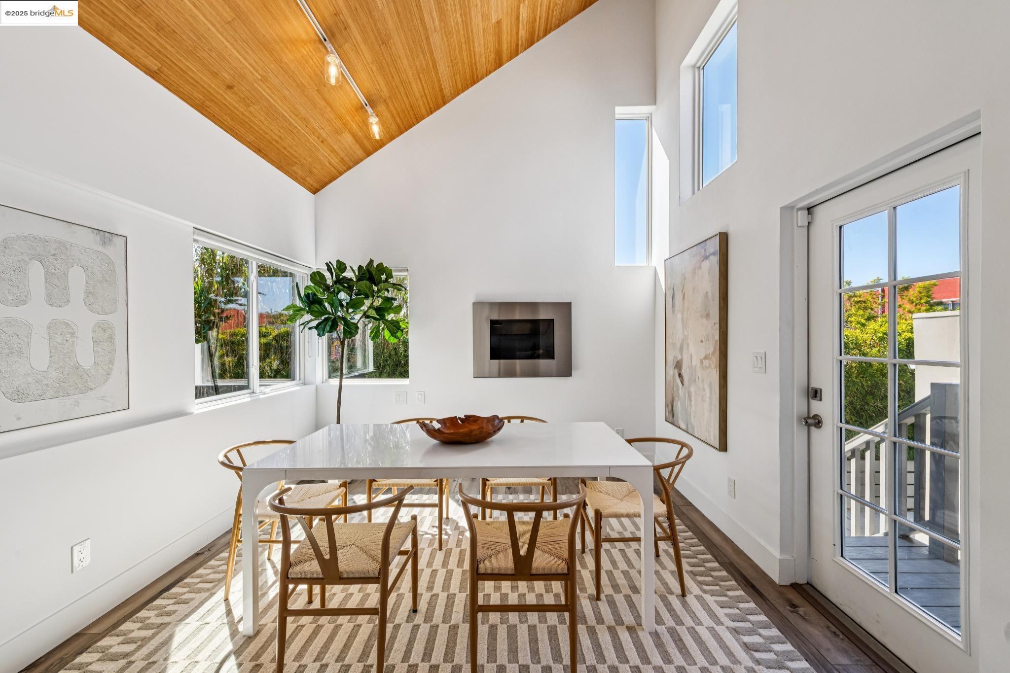 Detail Gallery Image 12 of 50 For 1340 Eighth St, Berkeley,  CA 94710 - 3 Beds | 3 Baths