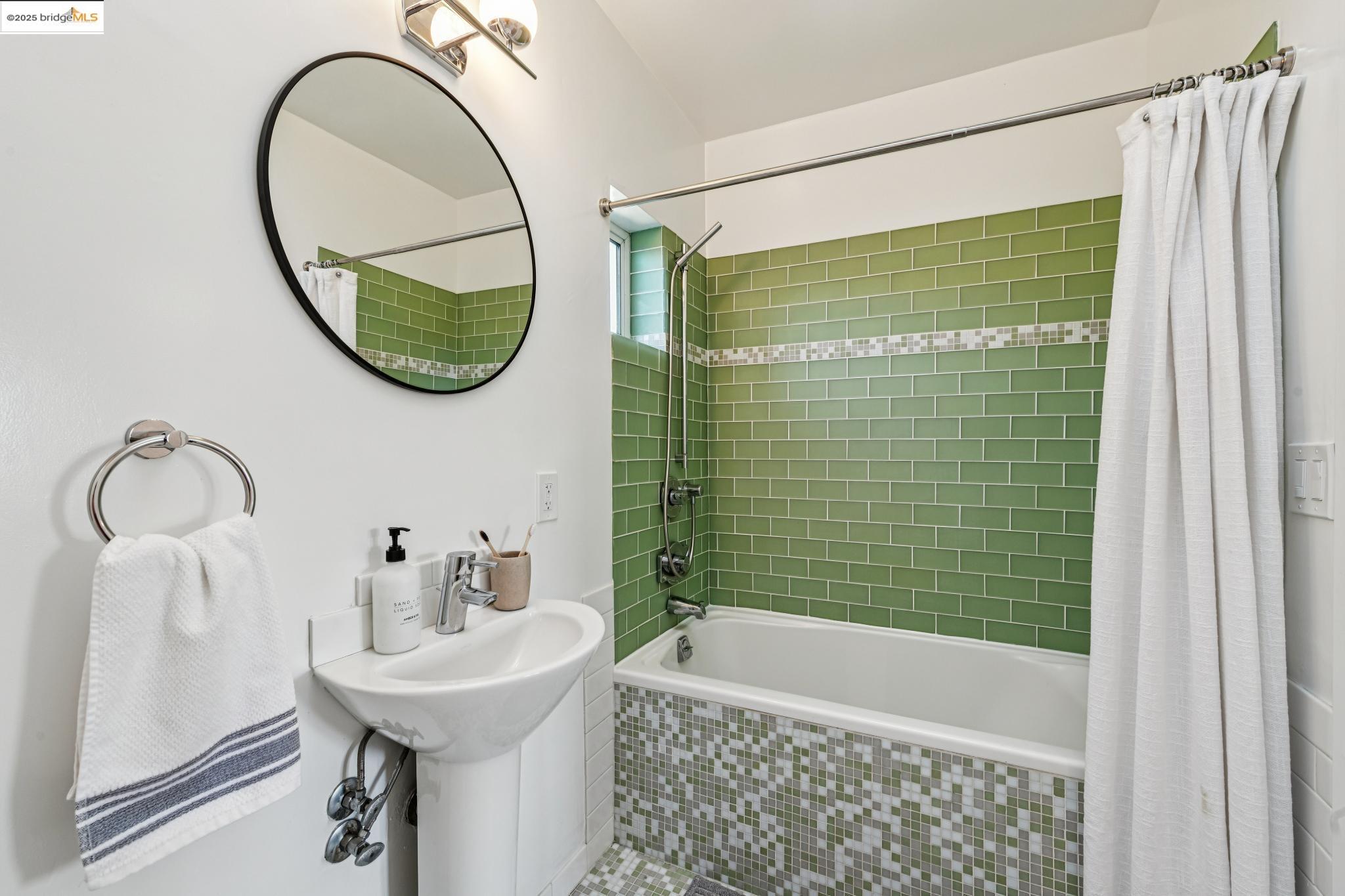 Detail Gallery Image 20 of 50 For 1340 Eighth St, Berkeley,  CA 94710 - 3 Beds | 3 Baths