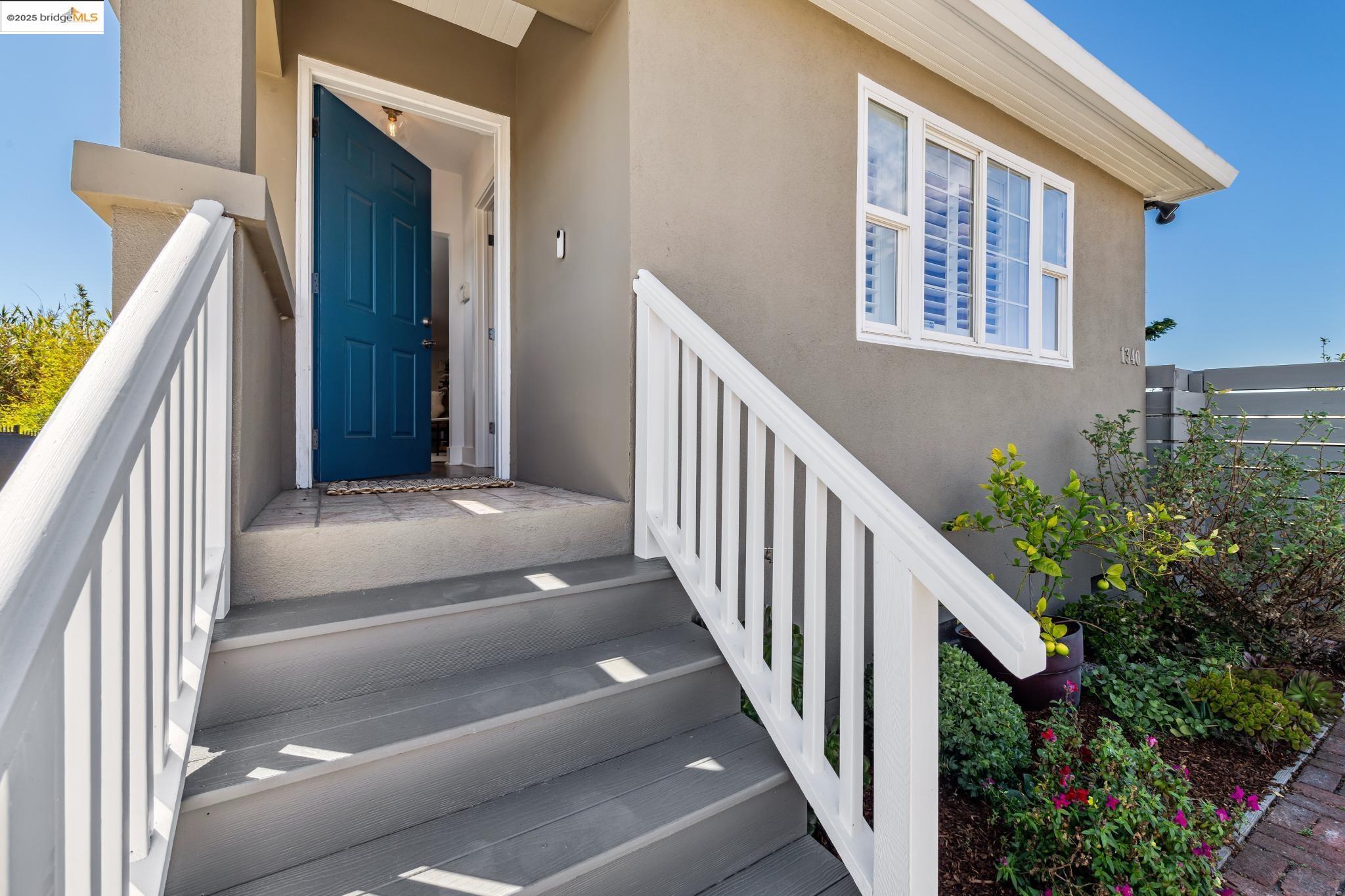 Detail Gallery Image 3 of 50 For 1340 Eighth St, Berkeley,  CA 94710 - 3 Beds | 3 Baths