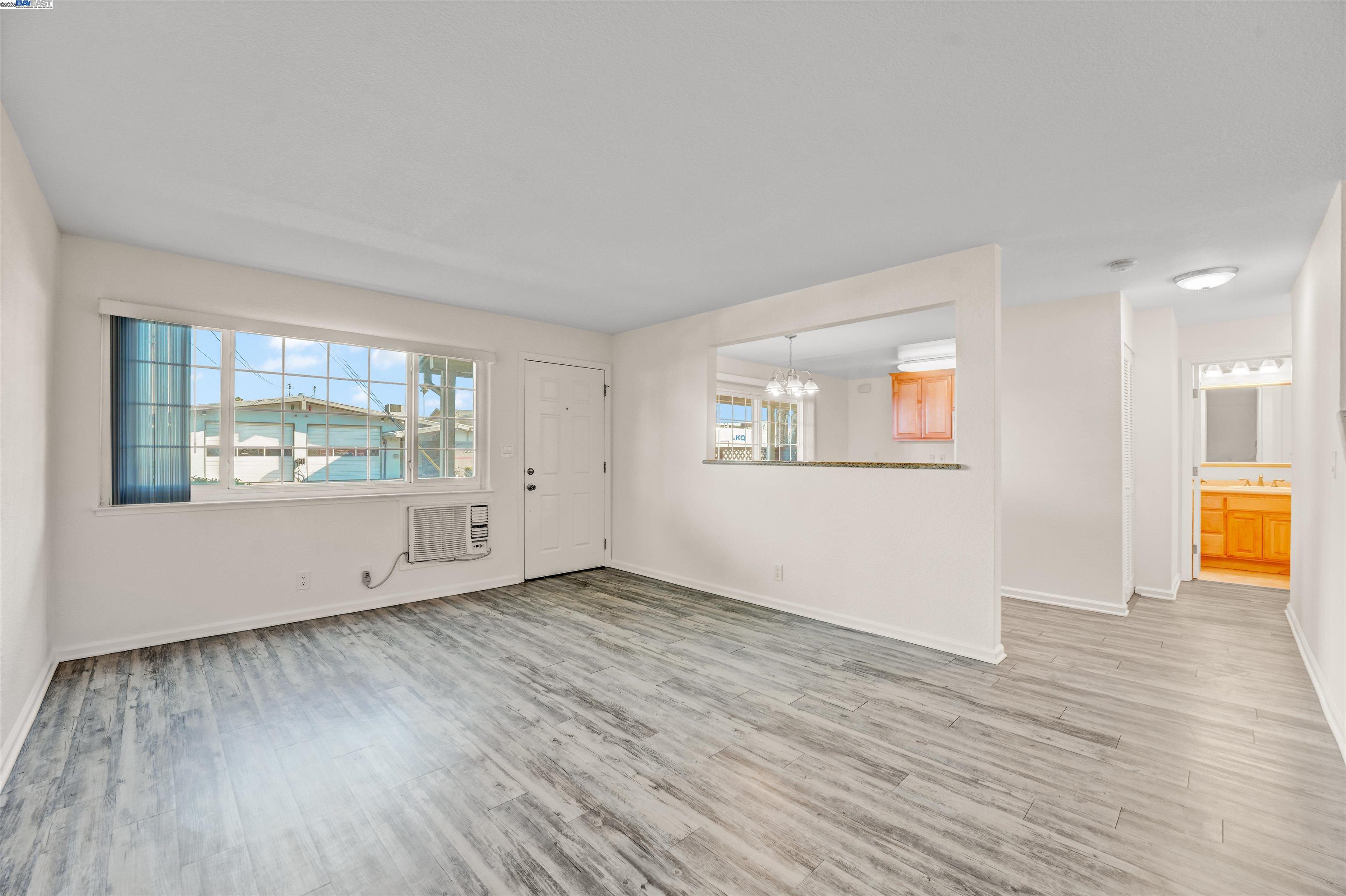 Detail Gallery Image 11 of 48 For 650 Fargo Ave #4,  San Leandro,  CA 94579 - 3 Beds | 2/1 Baths