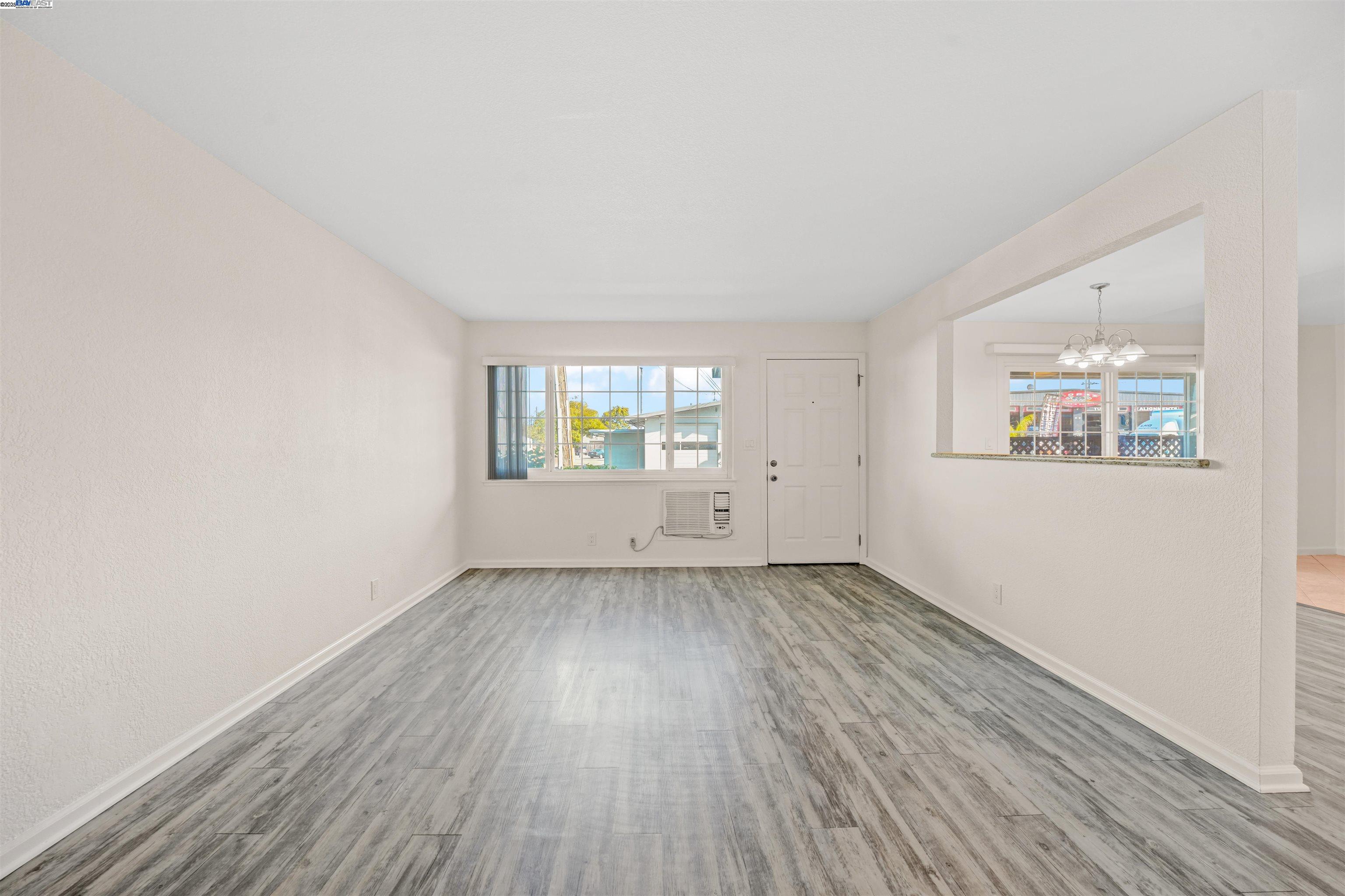 Detail Gallery Image 12 of 48 For 650 Fargo Ave #4,  San Leandro,  CA 94579 - 3 Beds | 2/1 Baths
