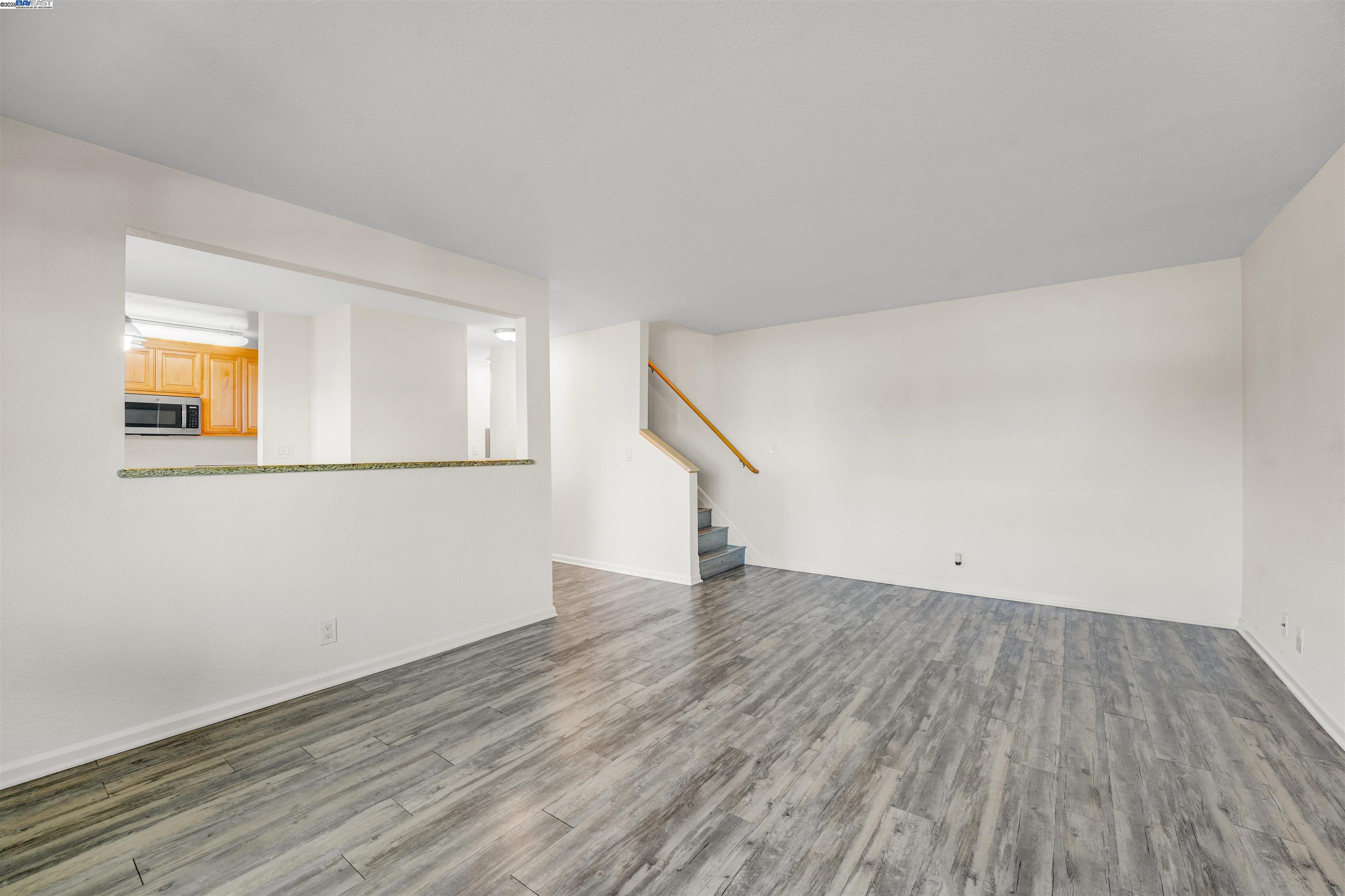 Detail Gallery Image 13 of 48 For 650 Fargo Ave #4,  San Leandro,  CA 94579 - 3 Beds | 2/1 Baths