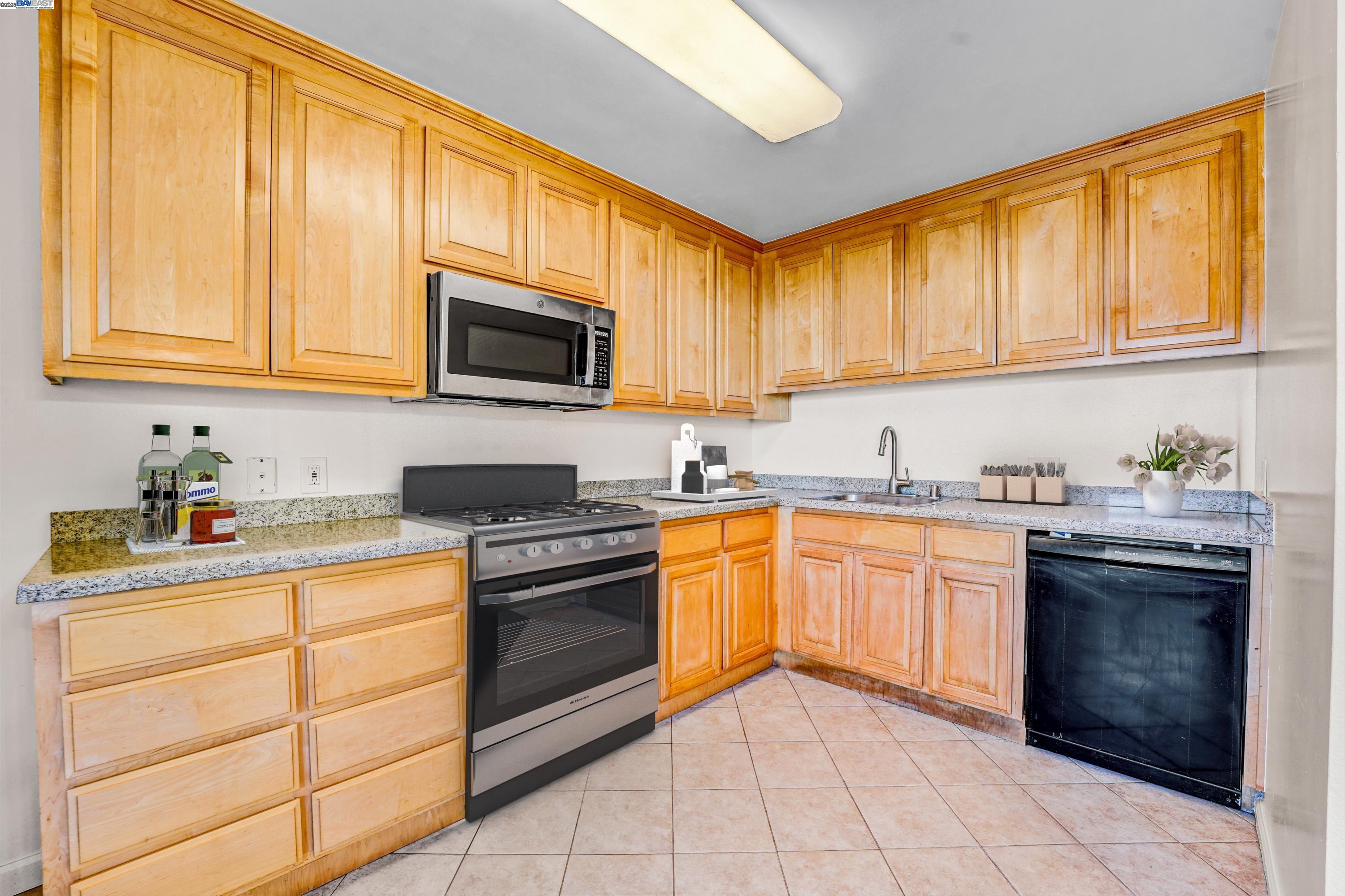 Detail Gallery Image 21 of 48 For 650 Fargo Ave #4,  San Leandro,  CA 94579 - 3 Beds | 2/1 Baths