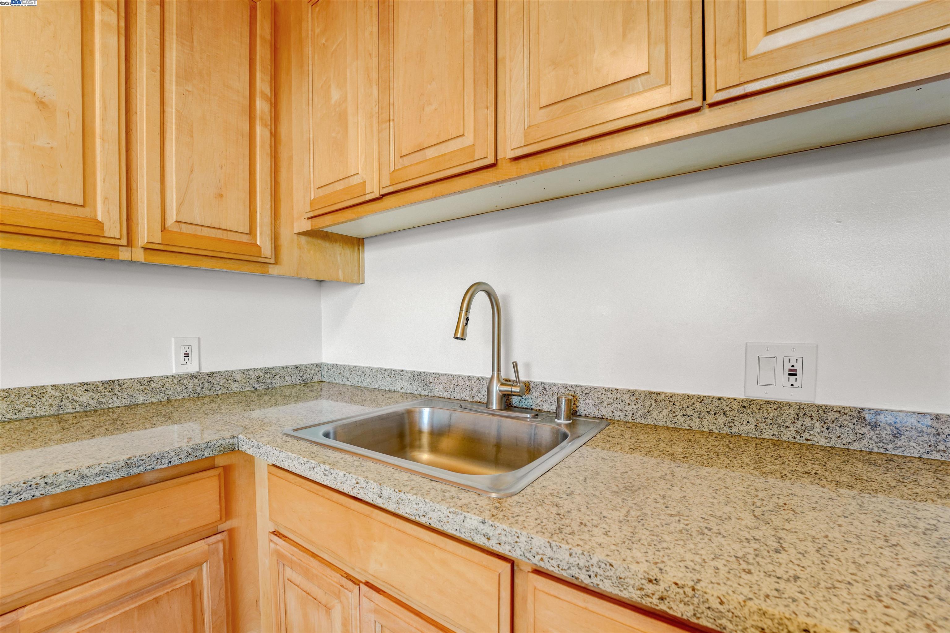 Detail Gallery Image 22 of 48 For 650 Fargo Ave #4,  San Leandro,  CA 94579 - 3 Beds | 2/1 Baths