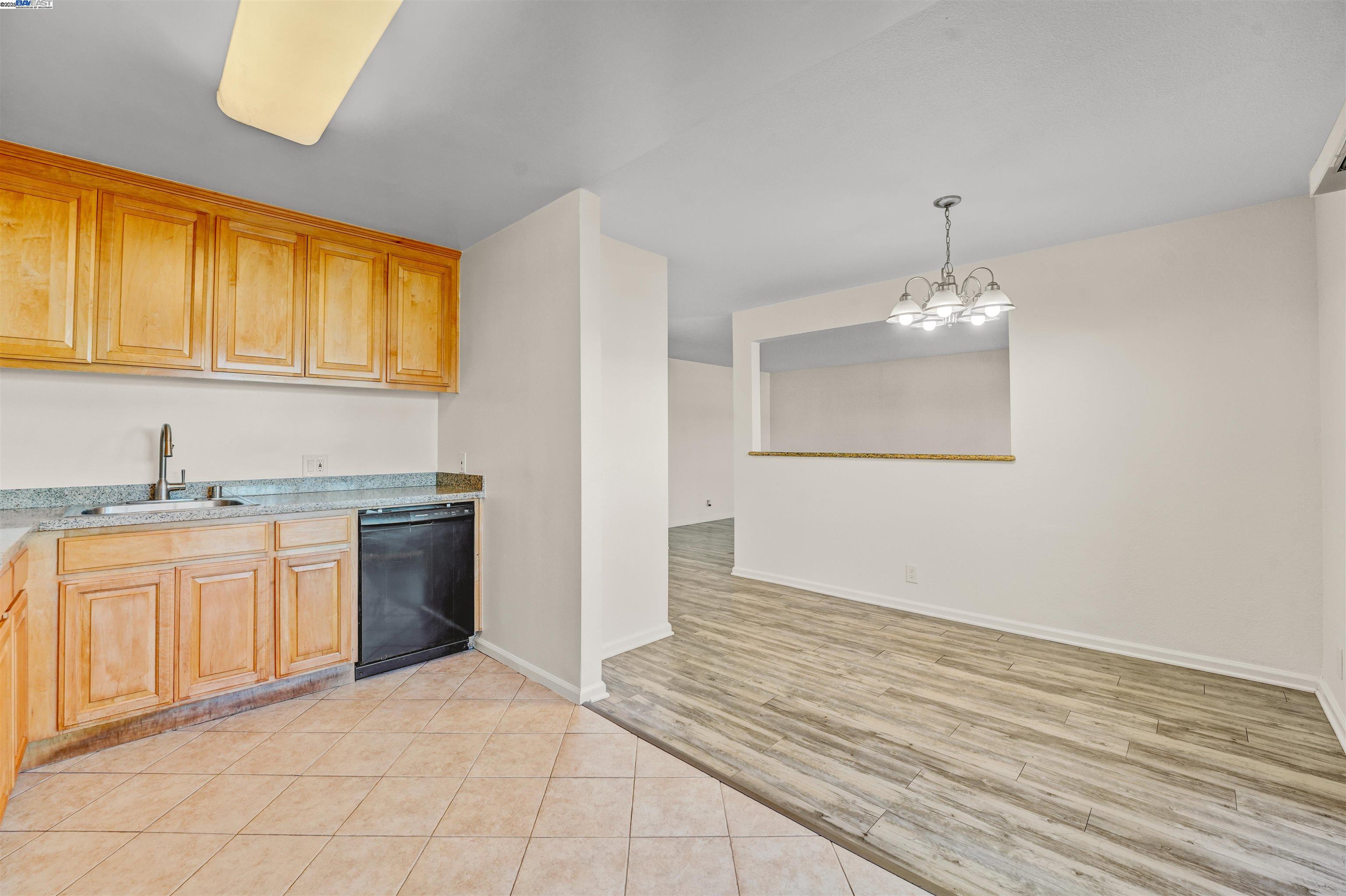 Detail Gallery Image 24 of 48 For 650 Fargo Ave #4,  San Leandro,  CA 94579 - 3 Beds | 2/1 Baths