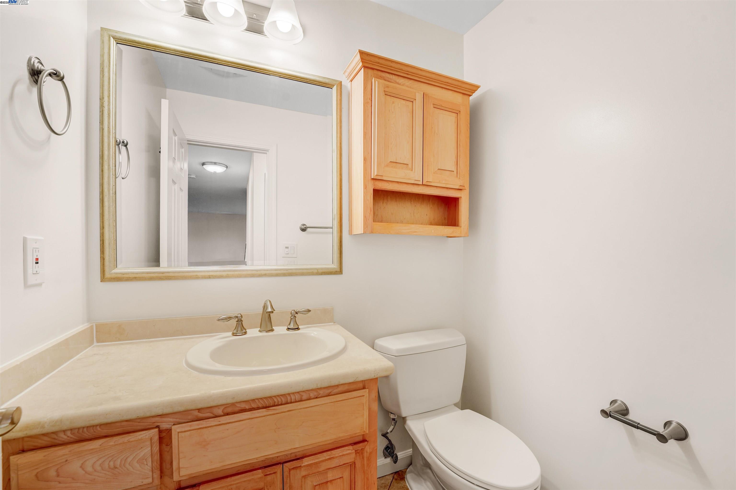 Detail Gallery Image 25 of 48 For 650 Fargo Ave #4,  San Leandro,  CA 94579 - 3 Beds | 2/1 Baths
