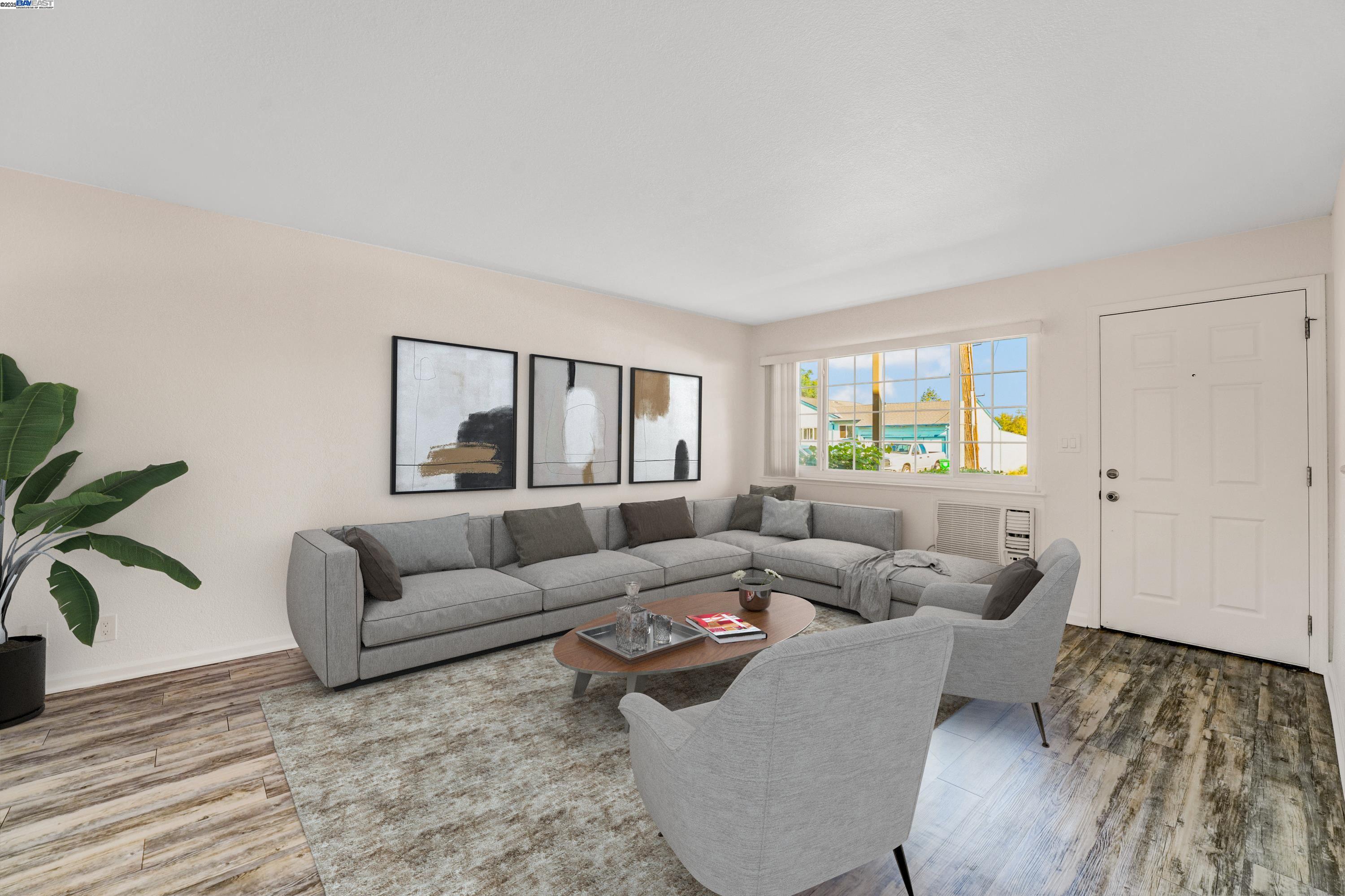 Photo #4: 41112017 Listing 