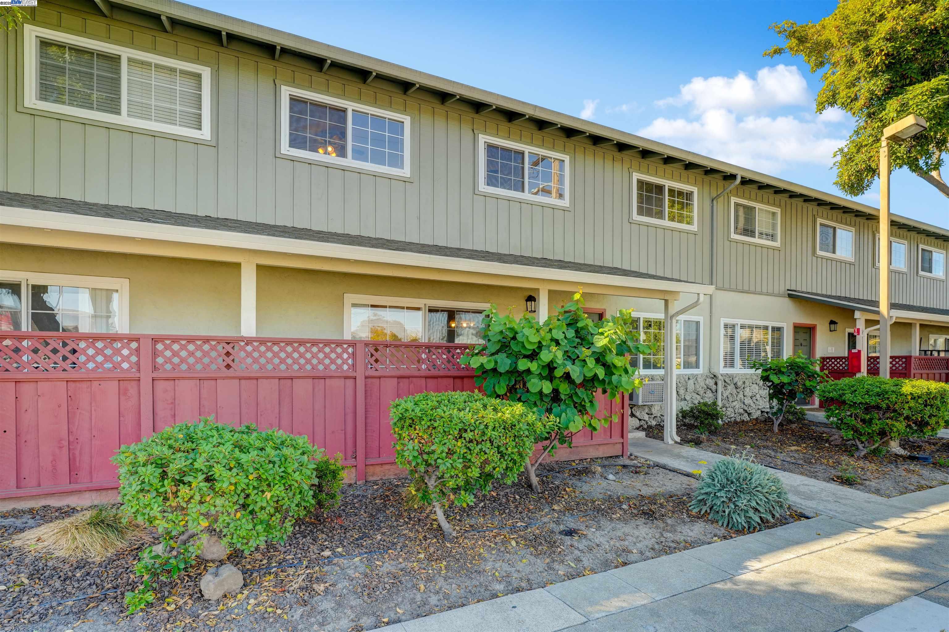 Detail Gallery Image 46 of 48 For 650 Fargo Ave #4,  San Leandro,  CA 94579 - 3 Beds | 2/1 Baths