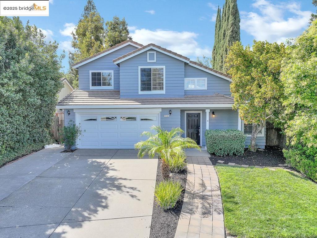 Detail Gallery Image 1 of 29 For 5124 Grass Valley Way, Antioch,  CA 94531 - 3 Beds | 2/1 Baths
