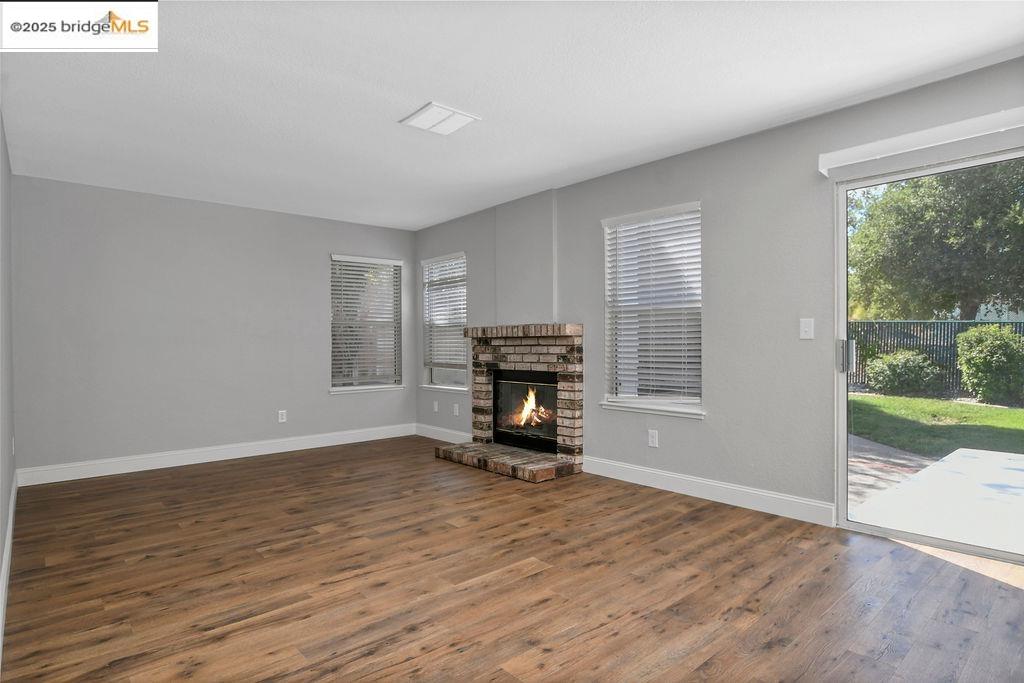 Detail Gallery Image 12 of 29 For 5124 Grass Valley Way, Antioch,  CA 94531 - 3 Beds | 2/1 Baths