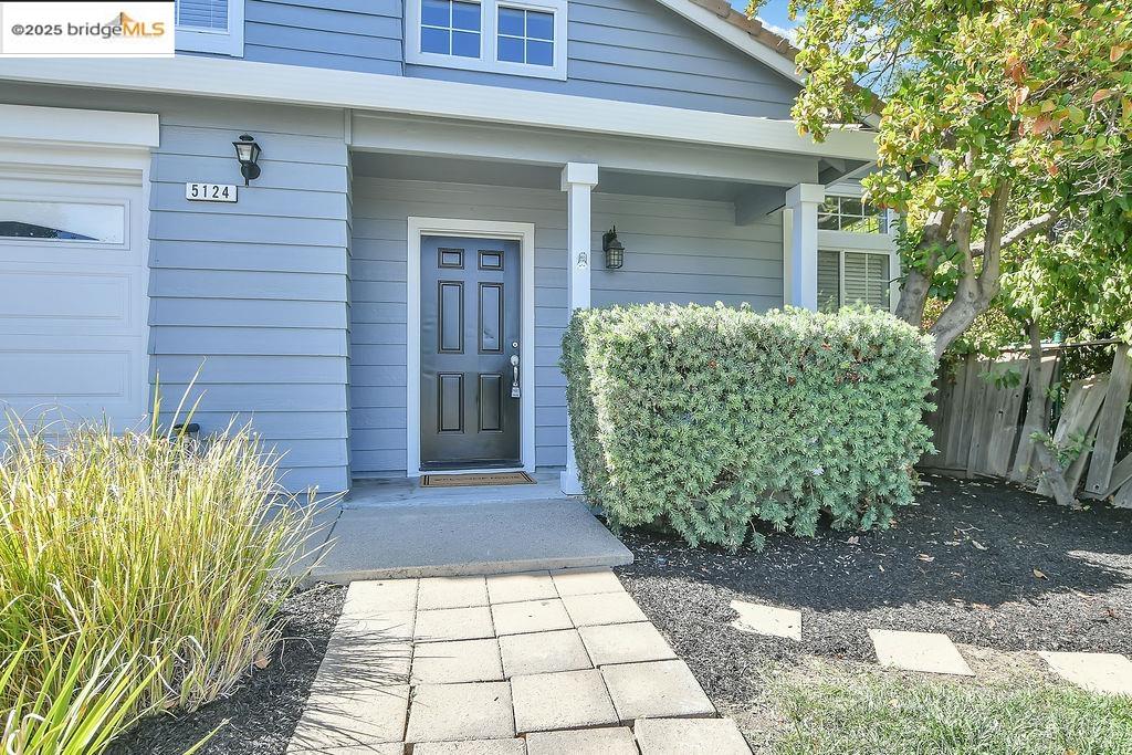 Detail Gallery Image 7 of 29 For 5124 Grass Valley Way, Antioch,  CA 94531 - 3 Beds | 2/1 Baths