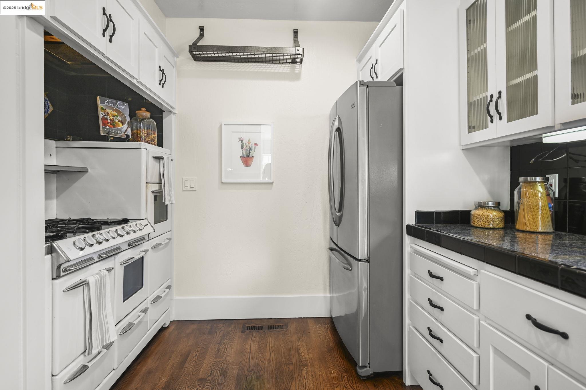 Detail Gallery Image 17 of 39 For 1538 Brooks St, Walnut Creek,  CA 94596 - 2 Beds | 2/1 Baths