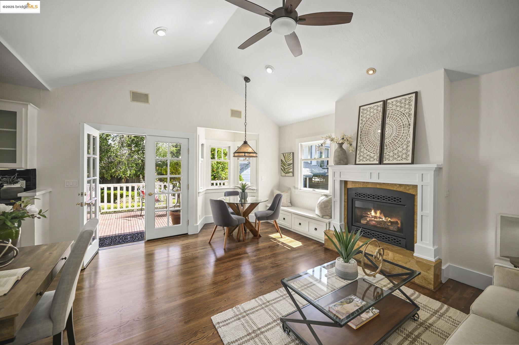 Detail Gallery Image 19 of 39 For 1538 Brooks St, Walnut Creek,  CA 94596 - 2 Beds | 2/1 Baths