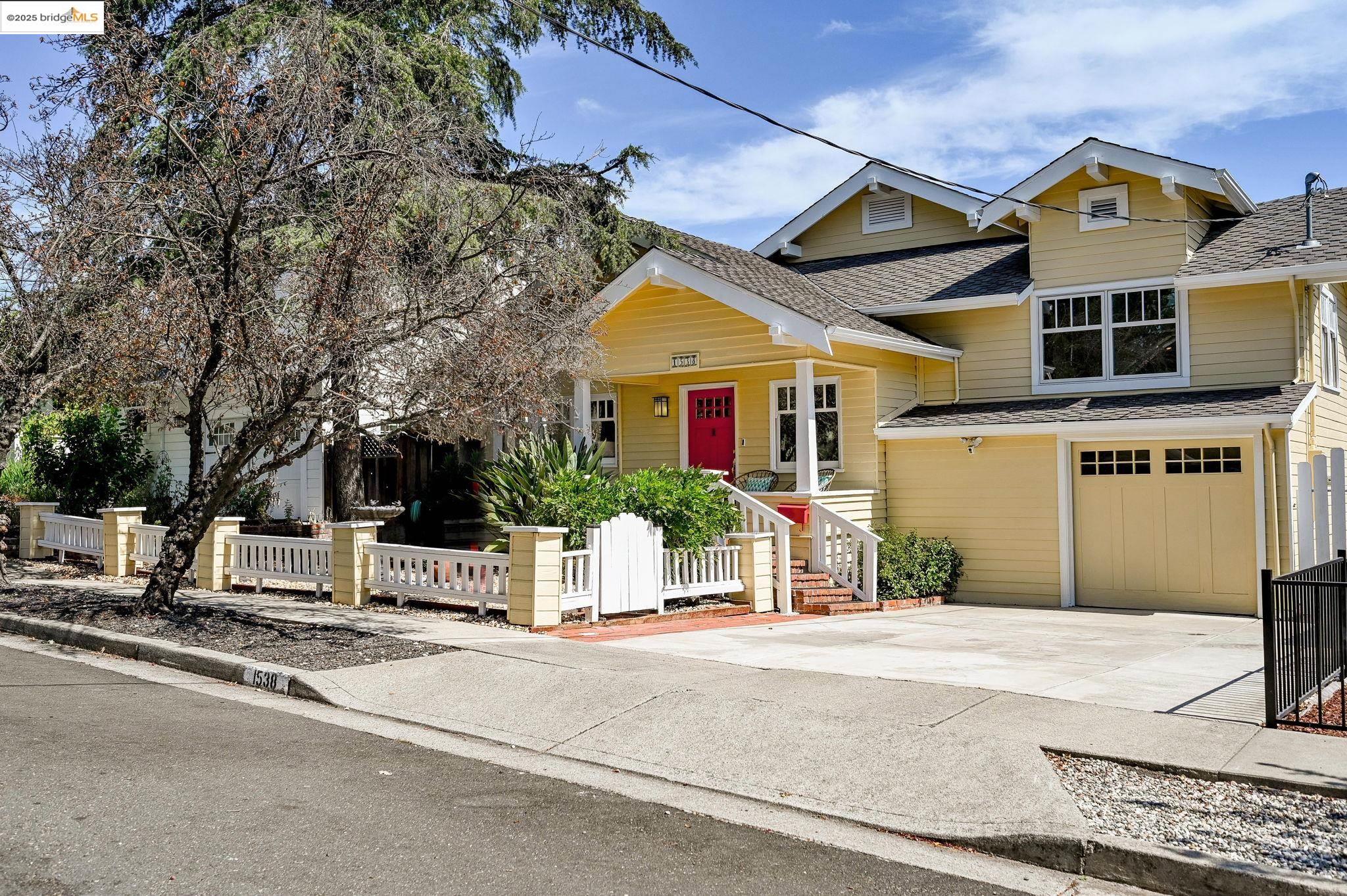 Detail Gallery Image 3 of 39 For 1538 Brooks St, Walnut Creek,  CA 94596 - 2 Beds | 2/1 Baths