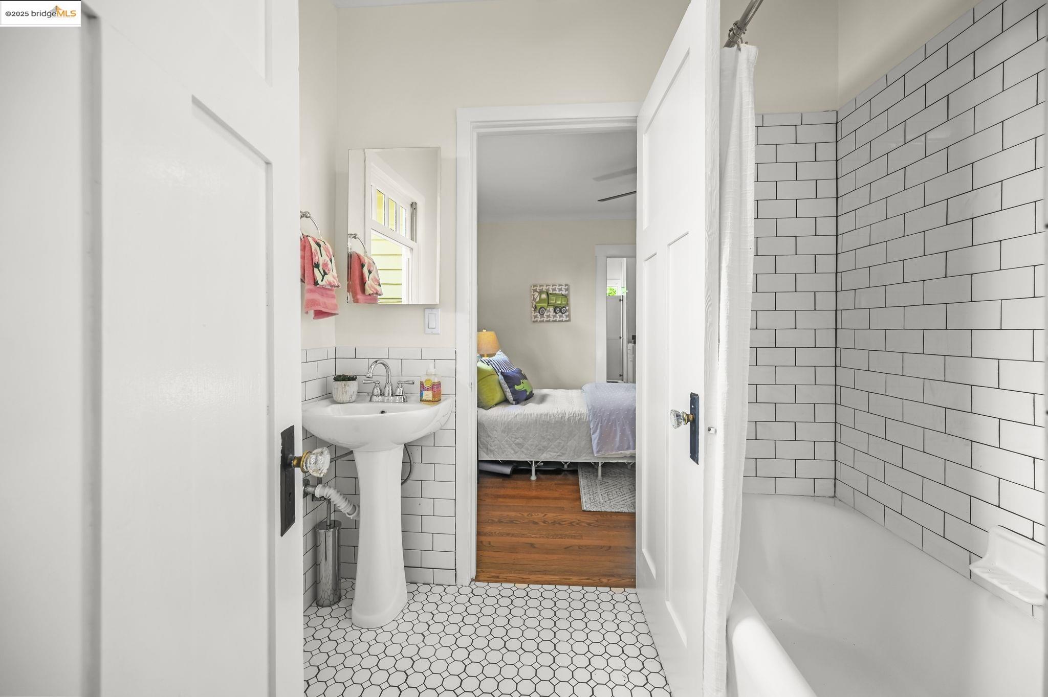 Detail Gallery Image 25 of 39 For 1538 Brooks St, Walnut Creek,  CA 94596 - 2 Beds | 2/1 Baths
