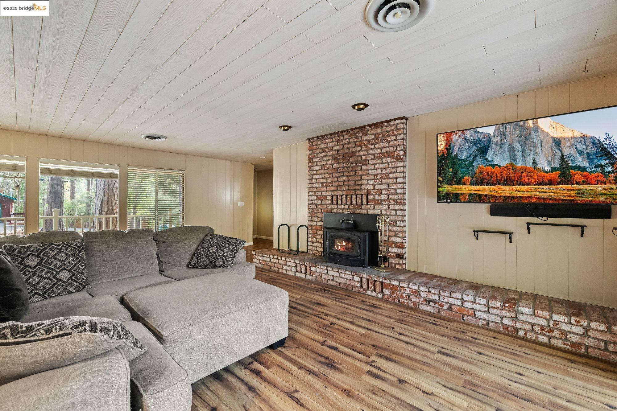 Detail Gallery Image 6 of 36 For 23718 Fremont Way, Twain Harte,  CA 95383 - 2 Beds | 1/1 Baths