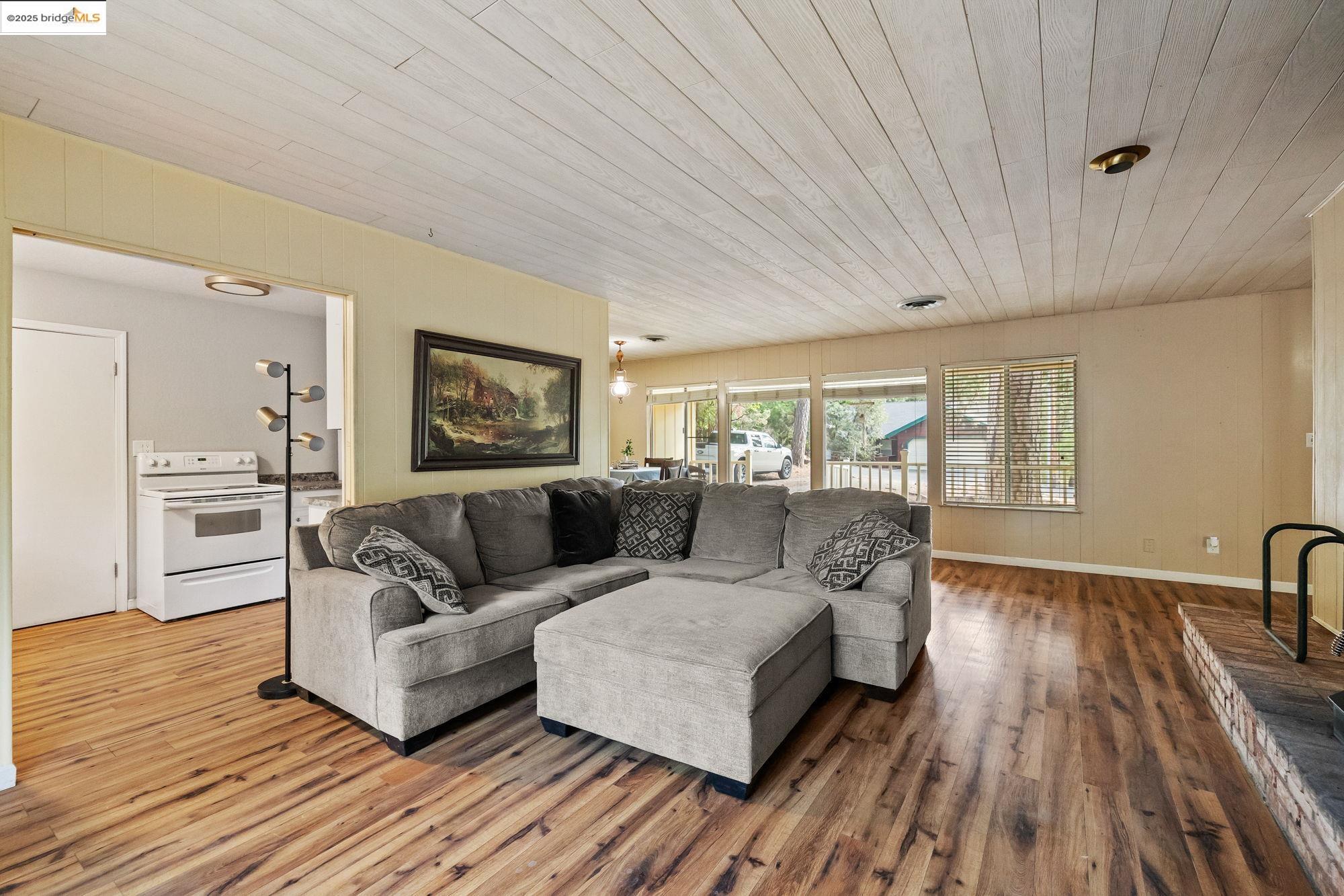 Detail Gallery Image 7 of 36 For 23718 Fremont Way, Twain Harte,  CA 95383 - 2 Beds | 1/1 Baths