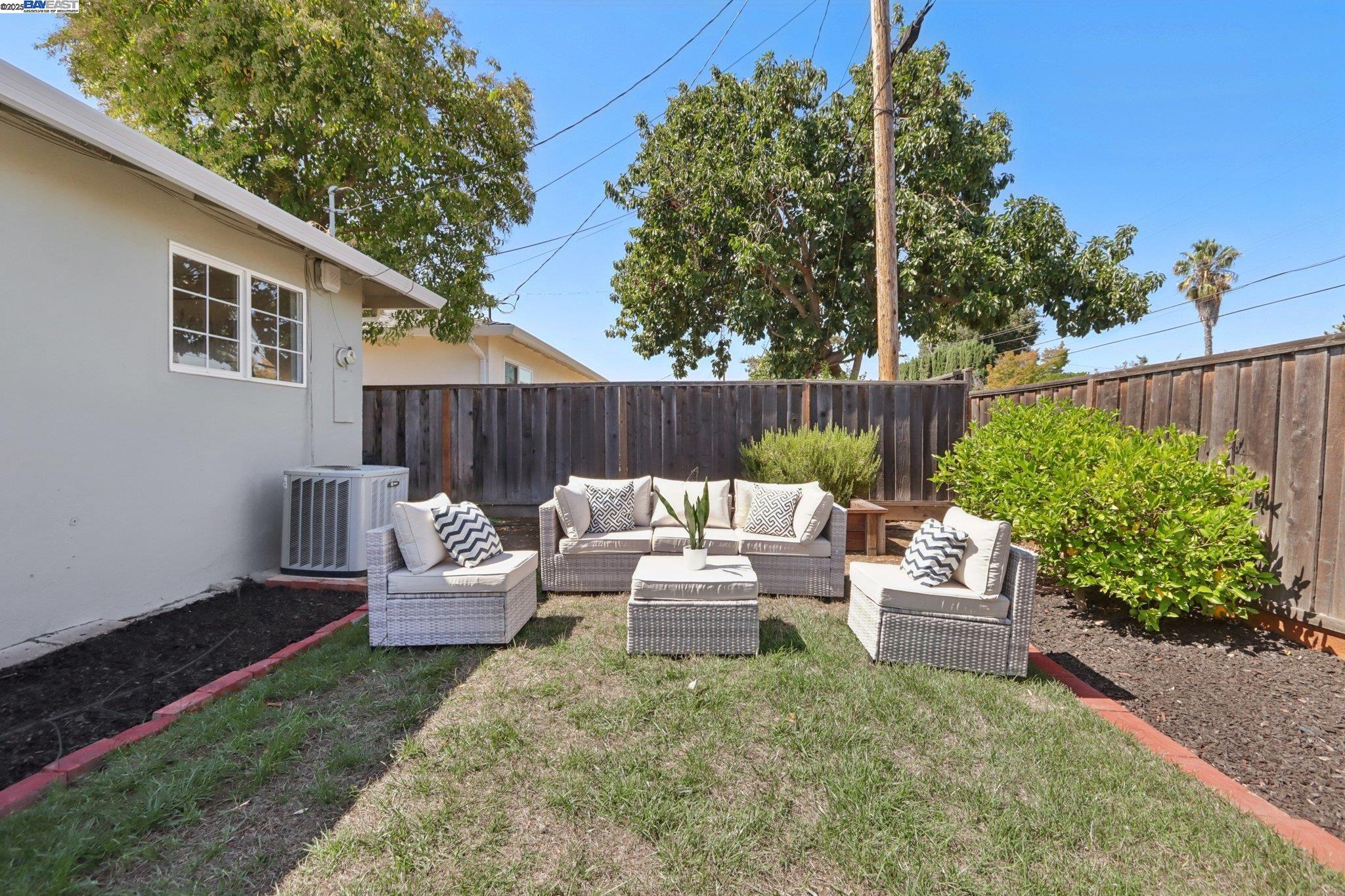 Detail Gallery Image 40 of 55 For 915 Bucknam Ave, Campbell,  CA 95008 - 3 Beds | 2 Baths