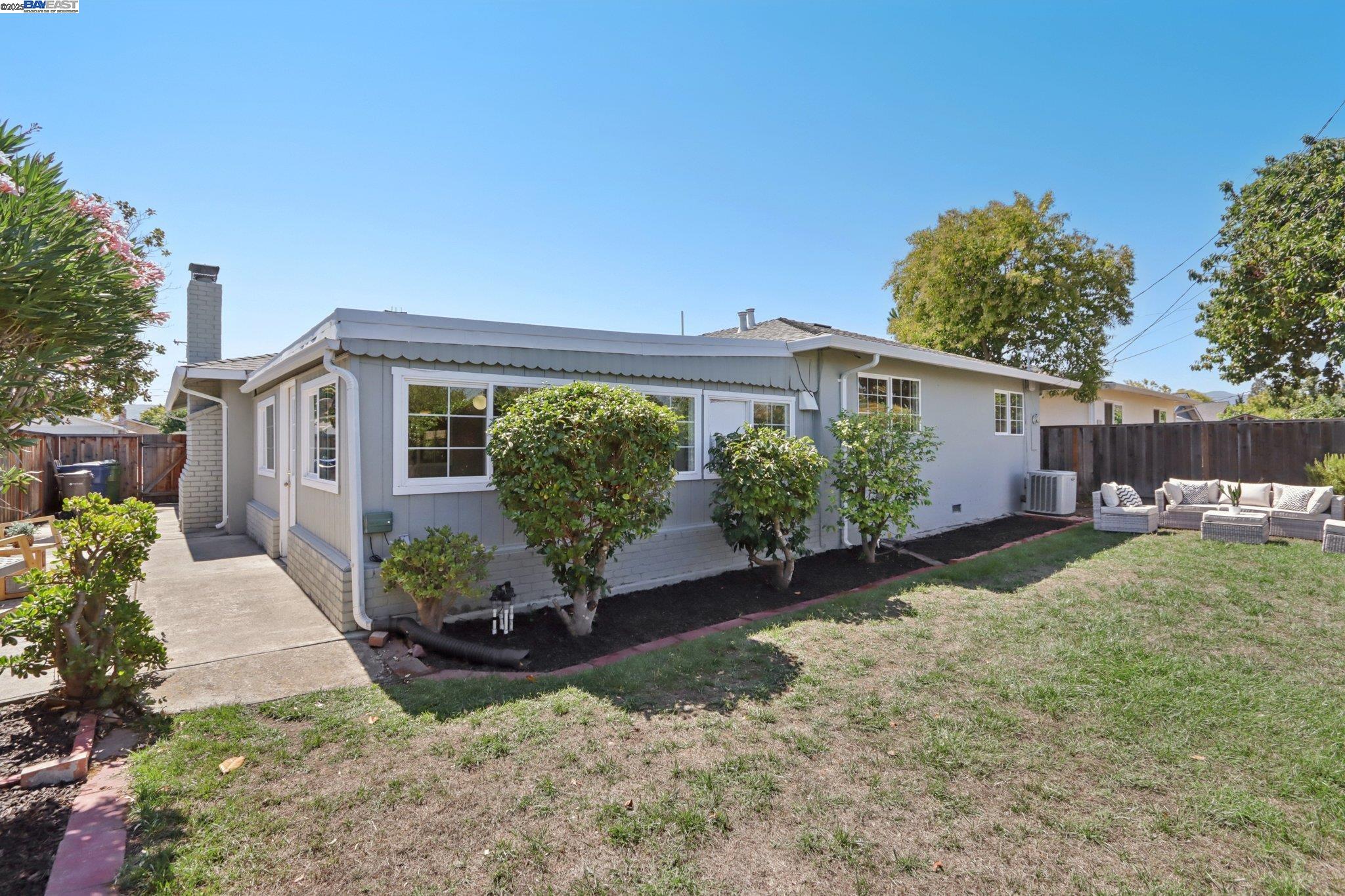 Detail Gallery Image 42 of 55 For 915 Bucknam Ave, Campbell,  CA 95008 - 3 Beds | 2 Baths