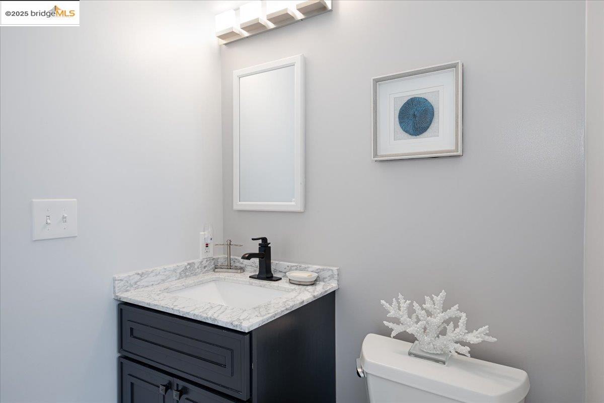 Detail Gallery Image 23 of 31 For 9400 Mountain Blvd, Oakland,  CA 94605 - 5 Beds | 3 Baths