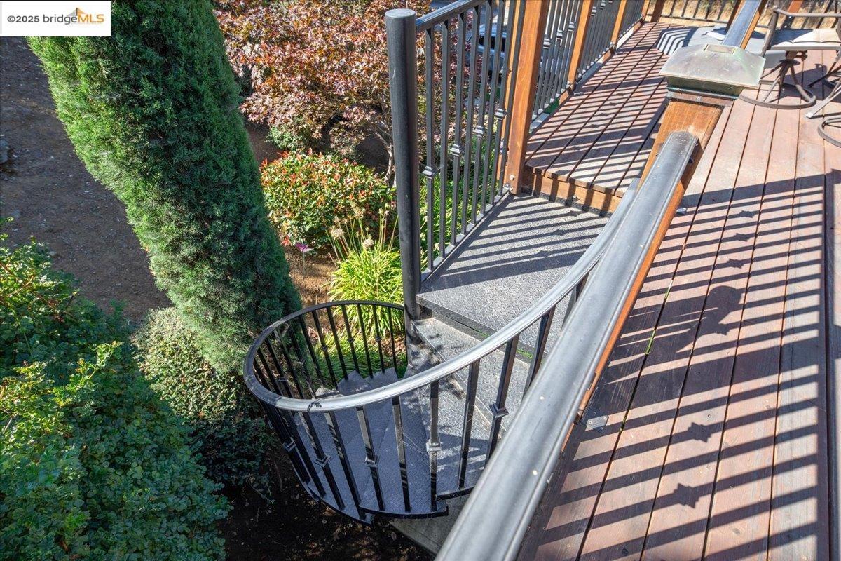 Detail Gallery Image 31 of 31 For 9400 Mountain Blvd, Oakland,  CA 94605 - 5 Beds | 3 Baths