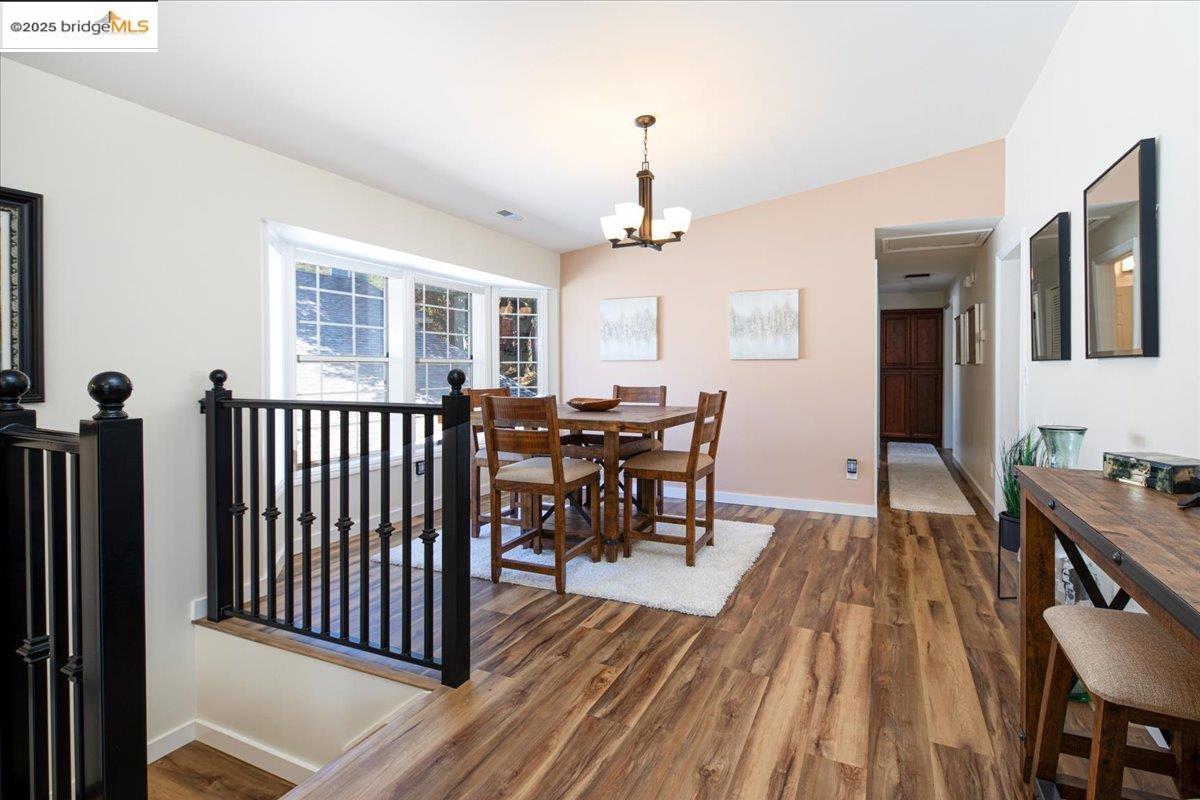 Detail Gallery Image 6 of 31 For 9400 Mountain Blvd, Oakland,  CA 94605 - 5 Beds | 3 Baths