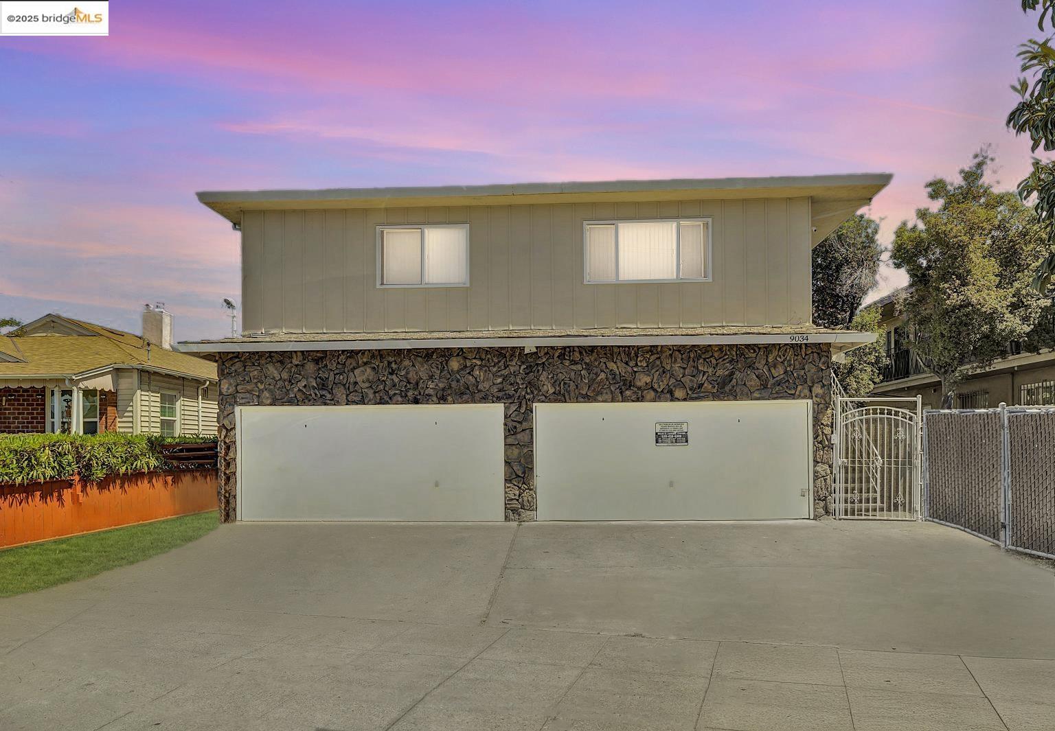 Detail Gallery Image 2 of 32 For 9034 Hillside St, Oakland,  CA 94603 - – Beds | – Baths