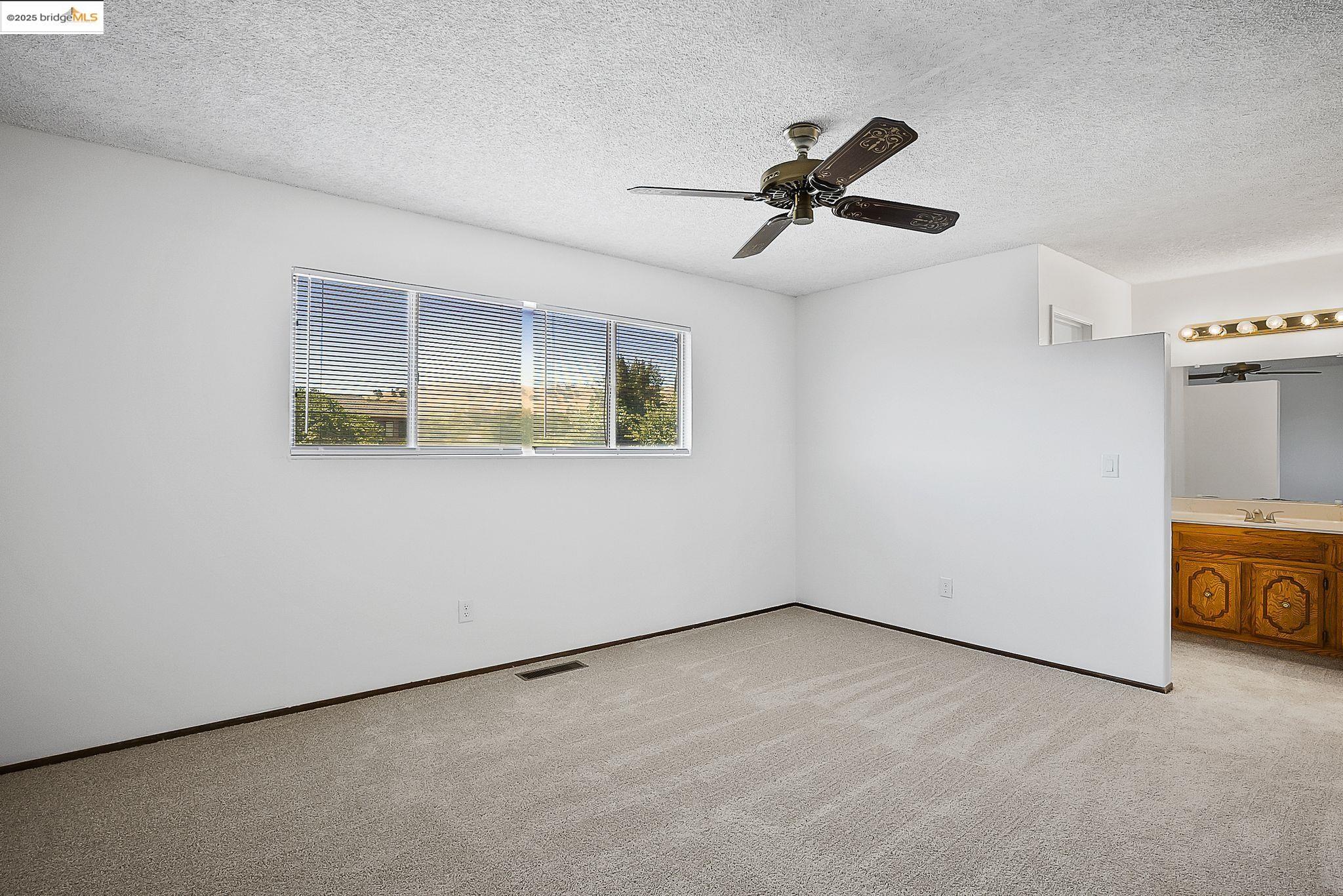 Detail Gallery Image 11 of 26 For 2125 Robles Dr, Antioch,  CA 94509 - 4 Beds | 2/1 Baths
