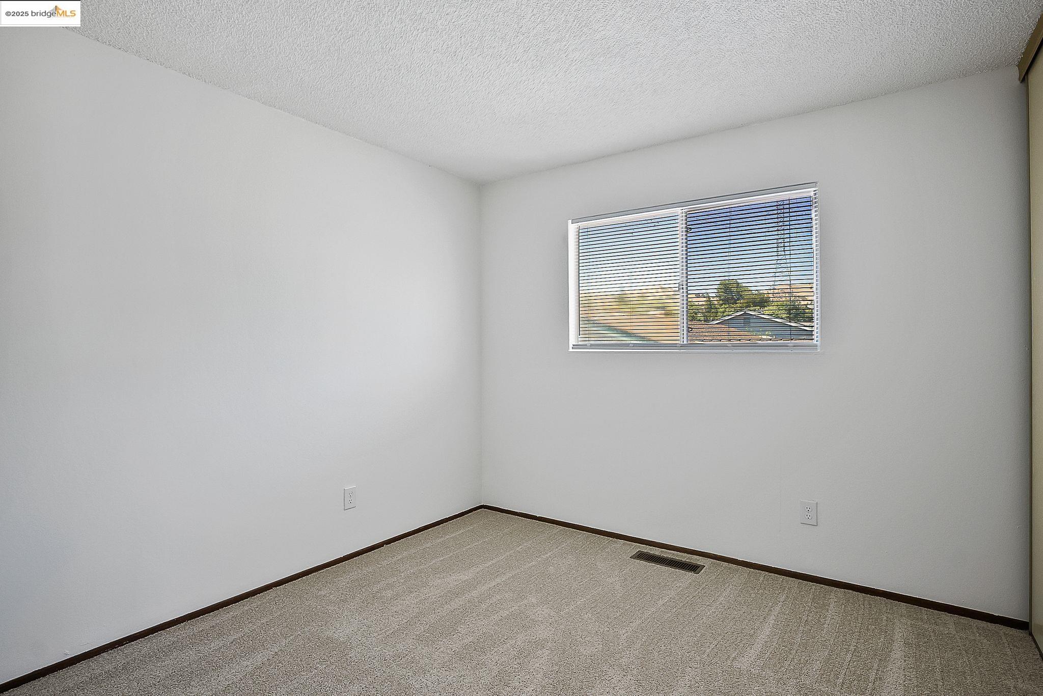 Detail Gallery Image 15 of 26 For 2125 Robles Dr, Antioch,  CA 94509 - 4 Beds | 2/1 Baths