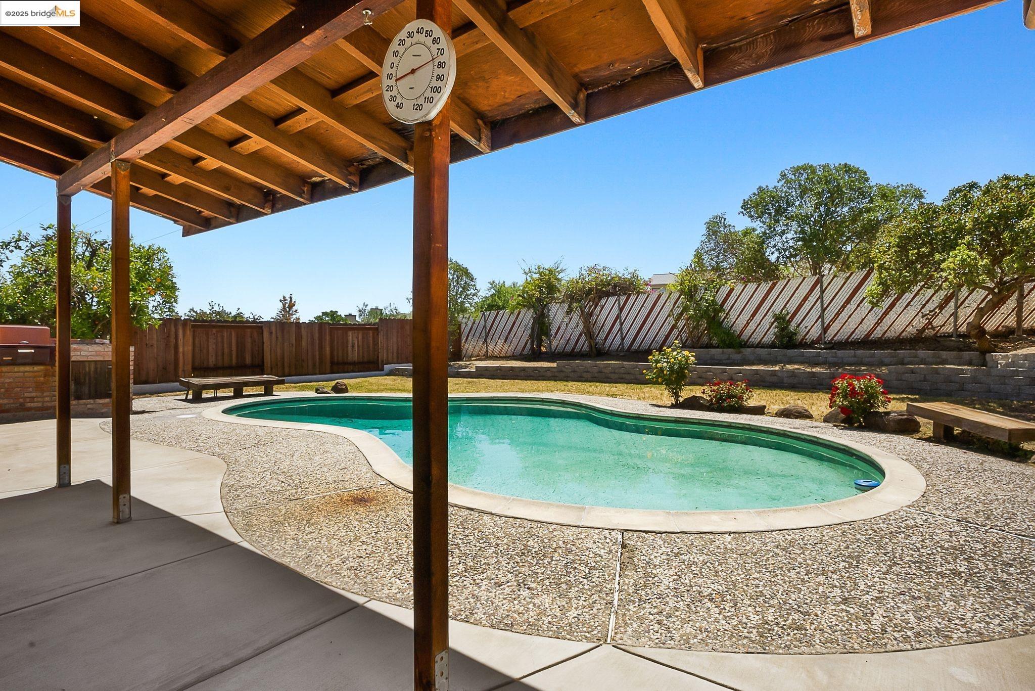 Detail Gallery Image 19 of 26 For 2125 Robles Dr, Antioch,  CA 94509 - 4 Beds | 2/1 Baths